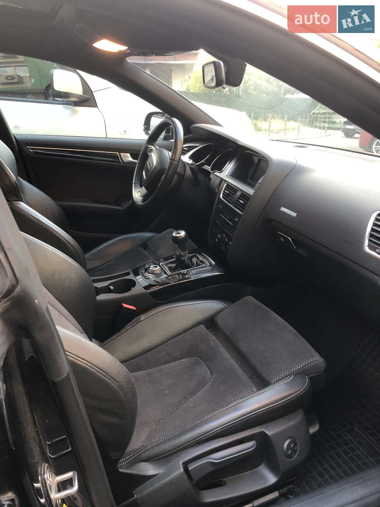 Audi A5 2011 VIN WAUZZZ8T5BA076727 фото оголошення 17 з 18