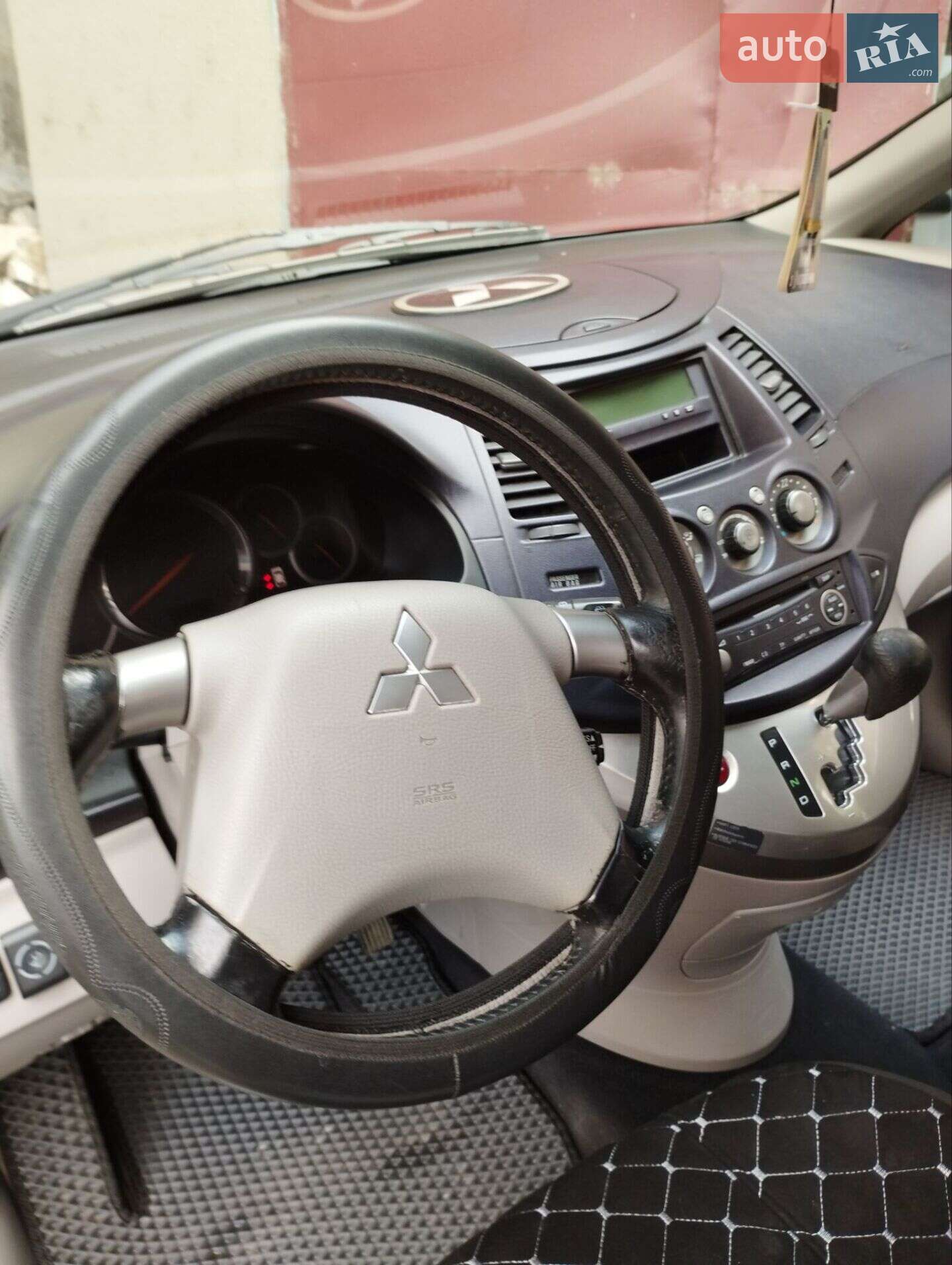 Mitsubishi Grandis 2004 VIN JMBLRNA4W4Z001831 фото оголошення 5 з 34