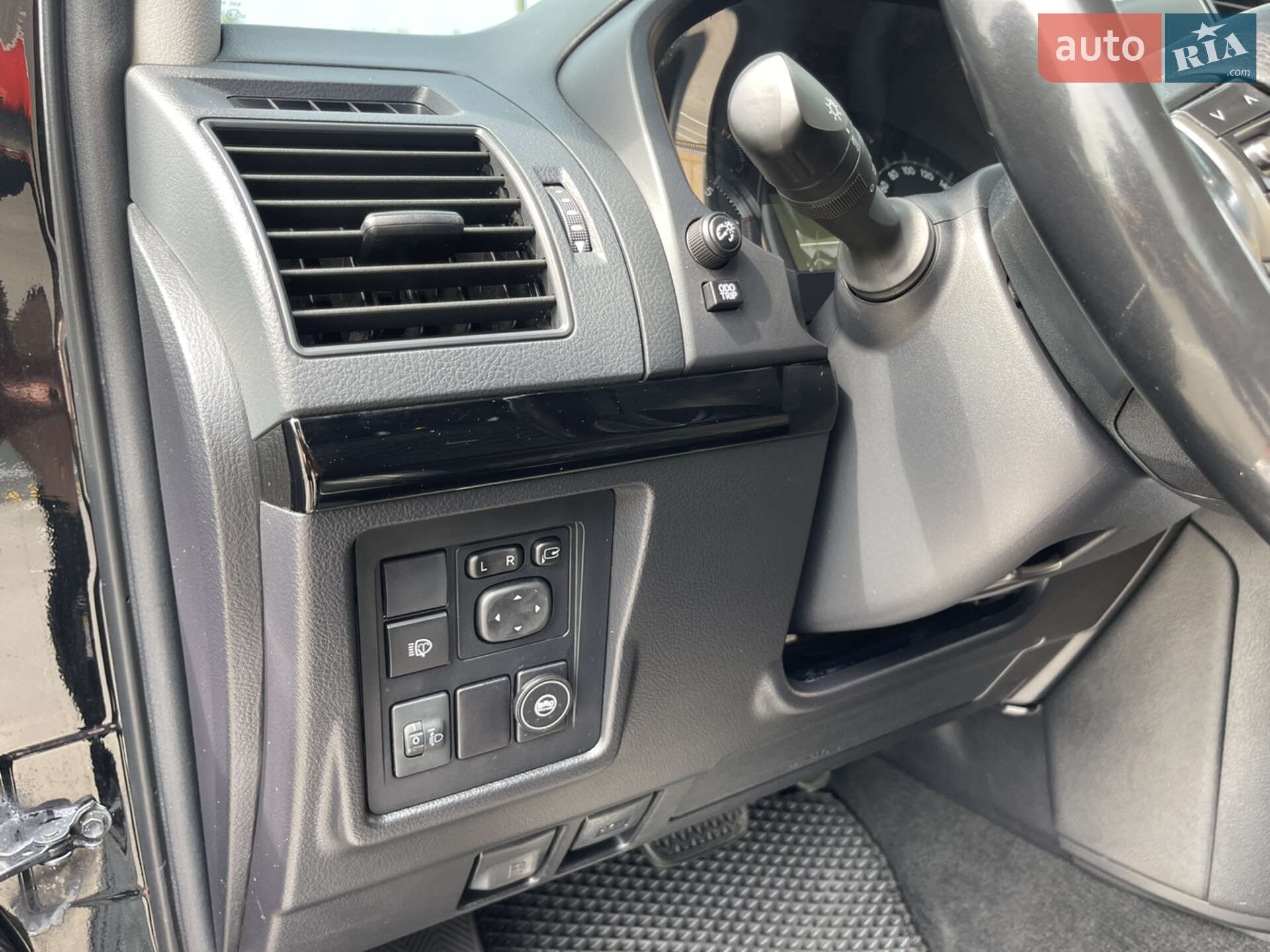 Toyota Land Cruiser Prado 2019 VIN JTEBU3FJ10K170768 фото оголошення 8 з 12