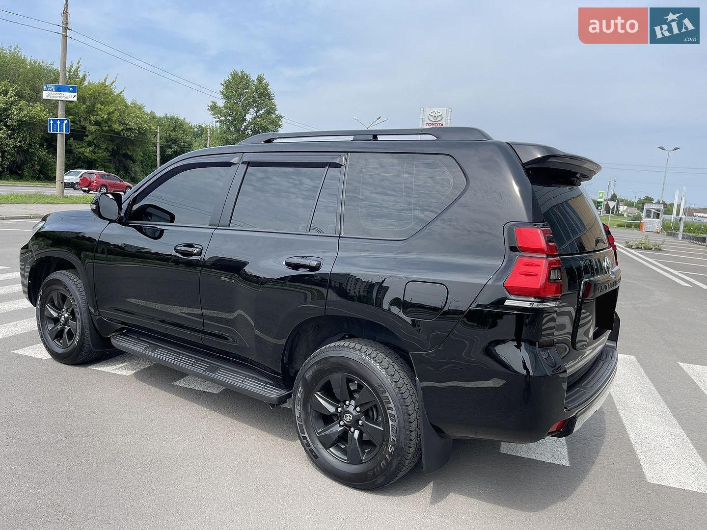 Toyota Land Cruiser Prado 2019 VIN JTEBU3FJ10K170768 фото оголошення 2 з 12