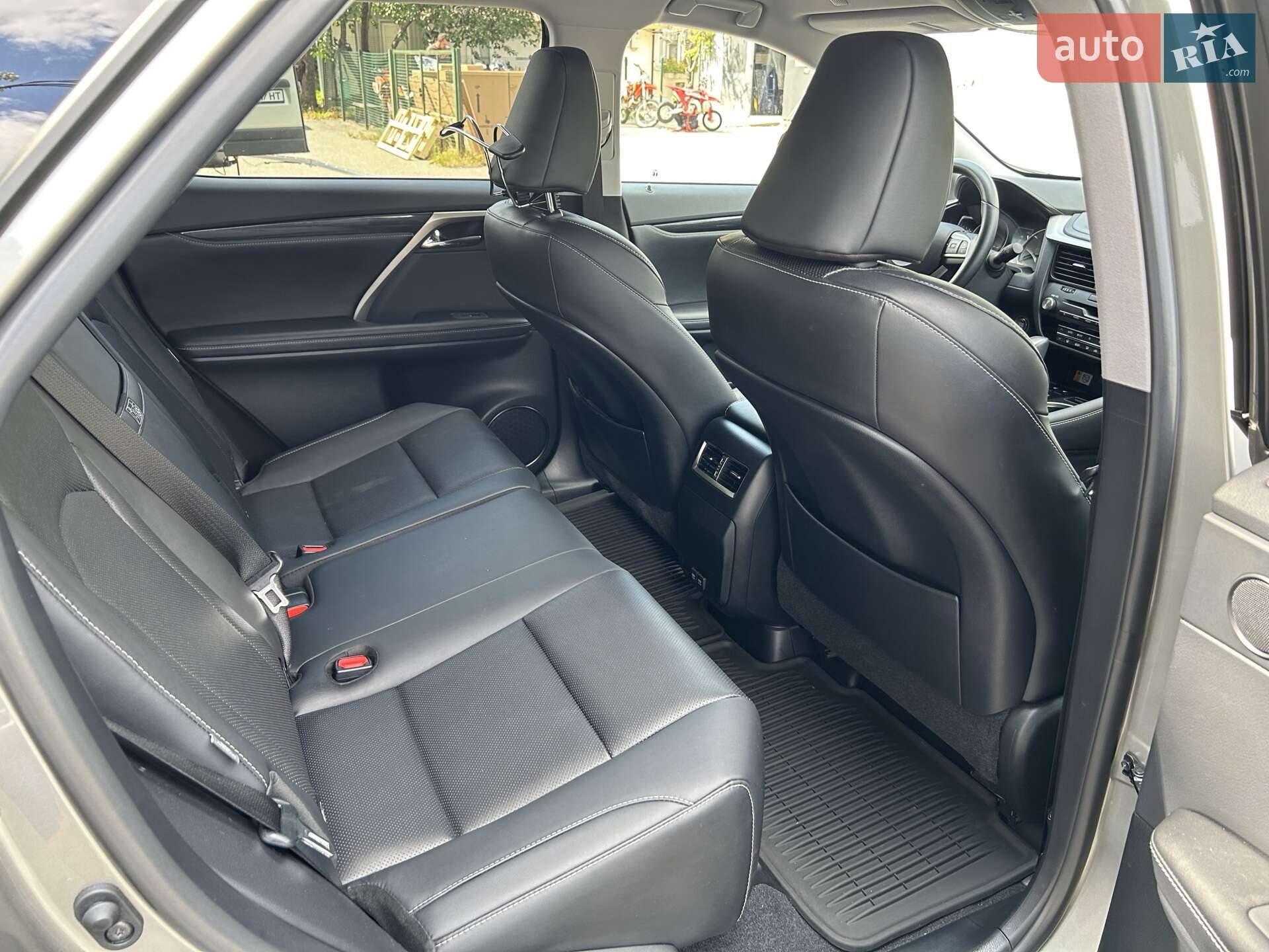 Lexus RX 2022 VIN JTJBAMCA402183101 фото оголошення 13 з 34
