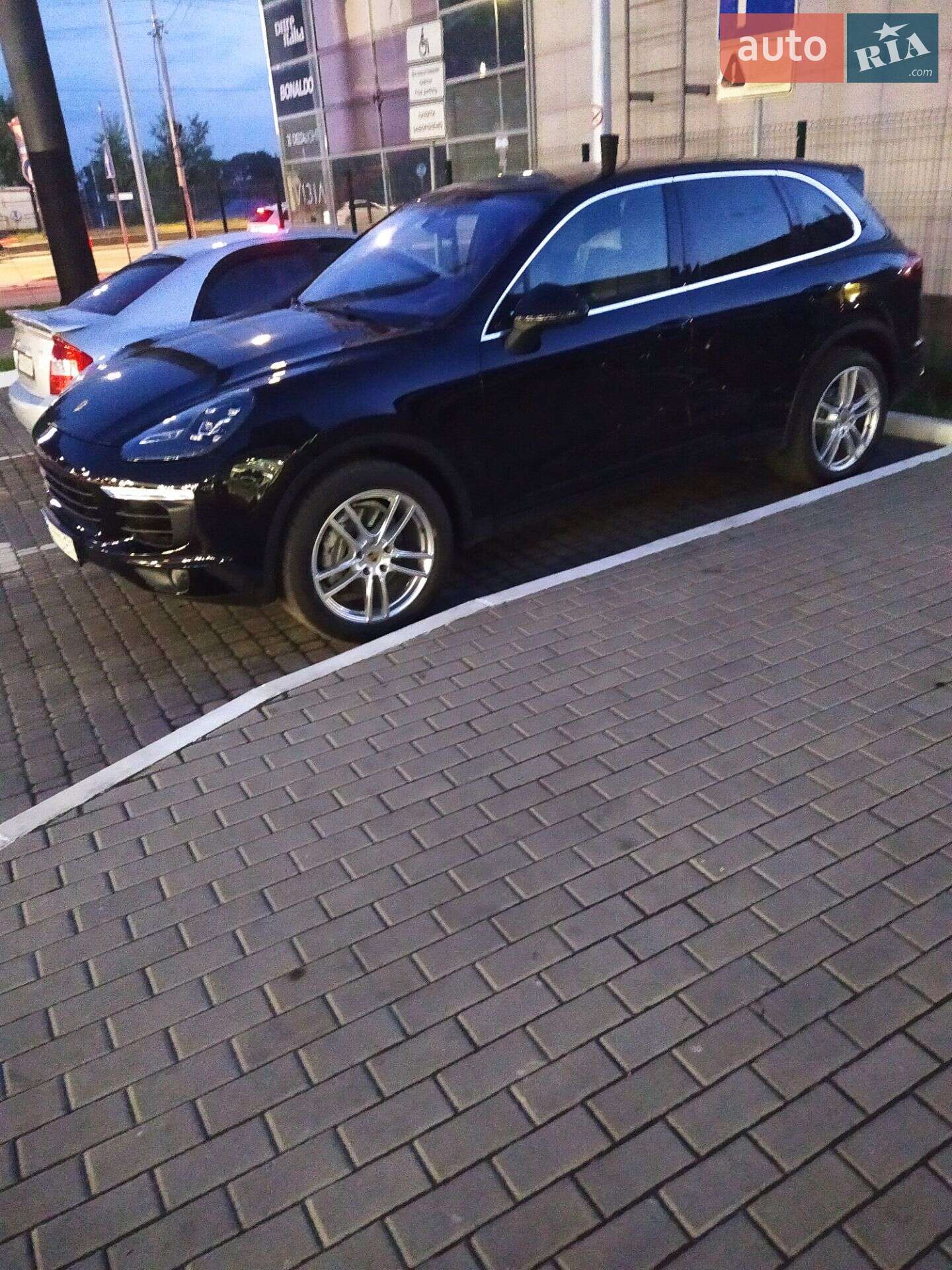 Porsche Cayenne 2015 VIN WP1AF2A2XGKA43143 фото оголошення 3 з 24