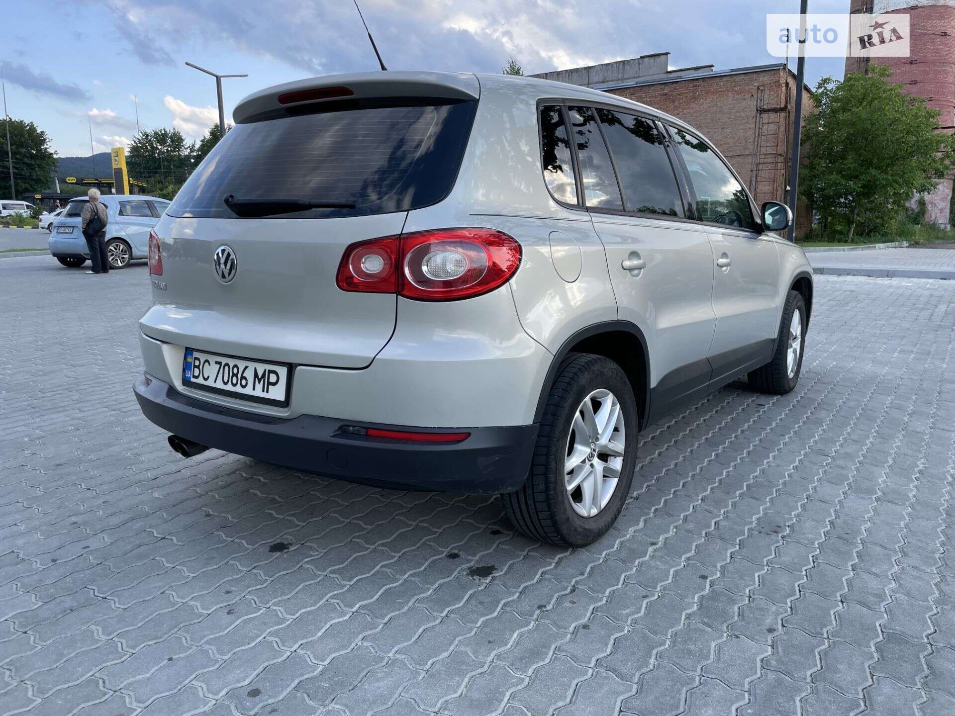 Volkswagen Tiguan 2011 VIN WVGBV7AX3BW555633 фото оголошення 6 з 47