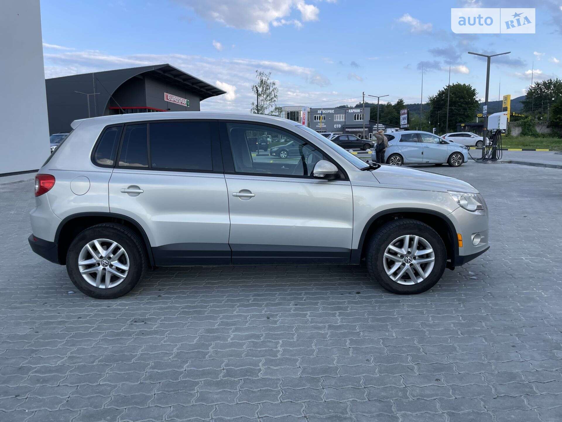 Volkswagen Tiguan 2011 VIN WVGBV7AX3BW555633 фото оголошення 4 з 47