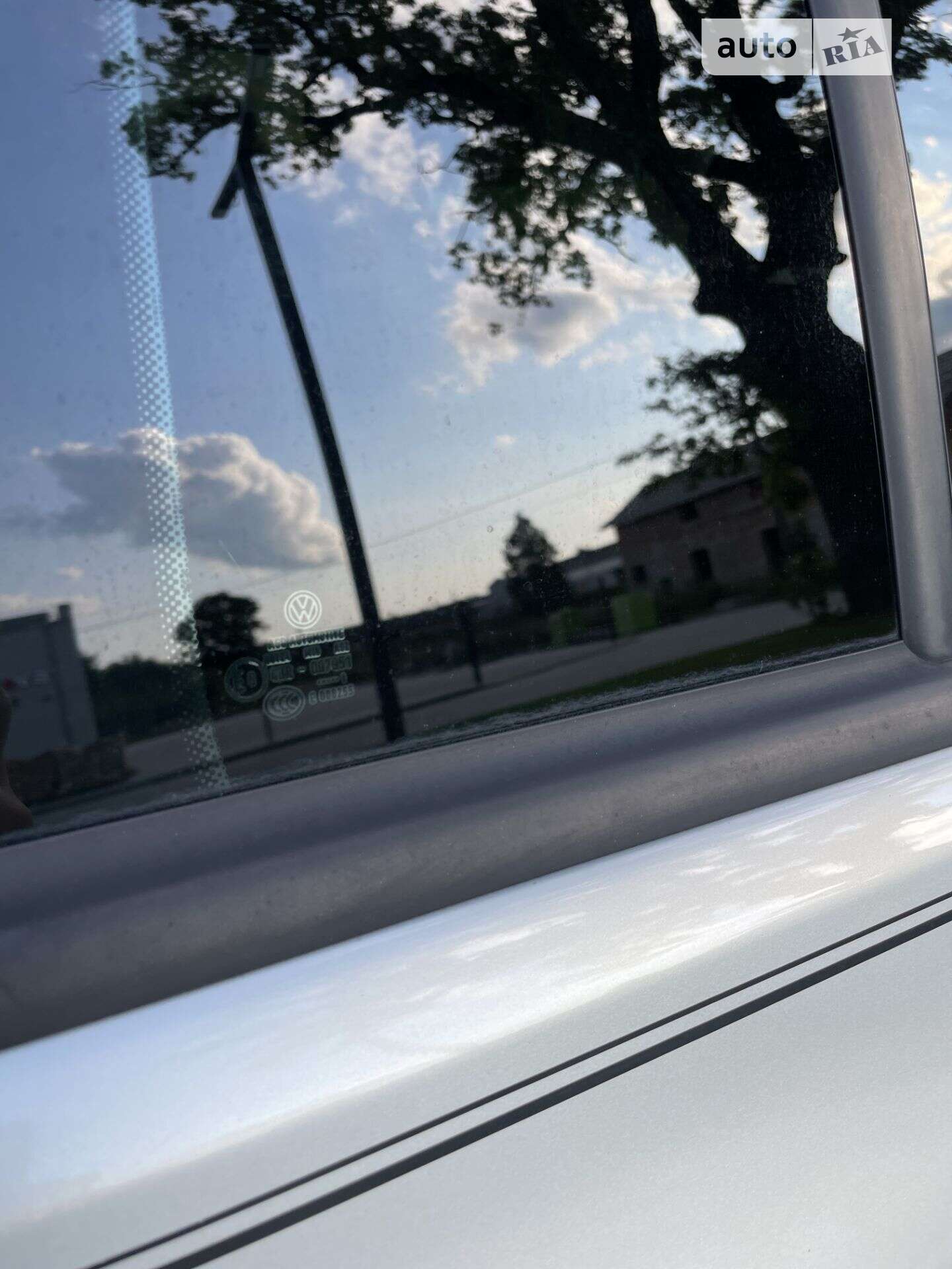 Volkswagen Tiguan 2011 VIN WVGBV7AX3BW555633 фото оголошення 17 з 47