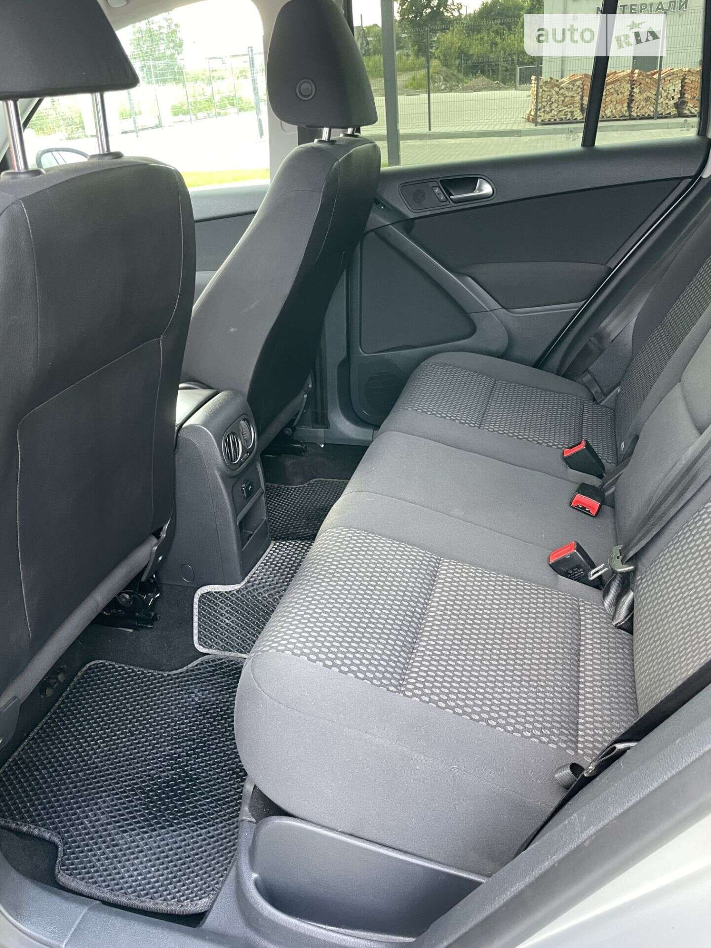 Volkswagen Tiguan 2011 VIN WVGBV7AX3BW555633 фото оголошення 31 з 47