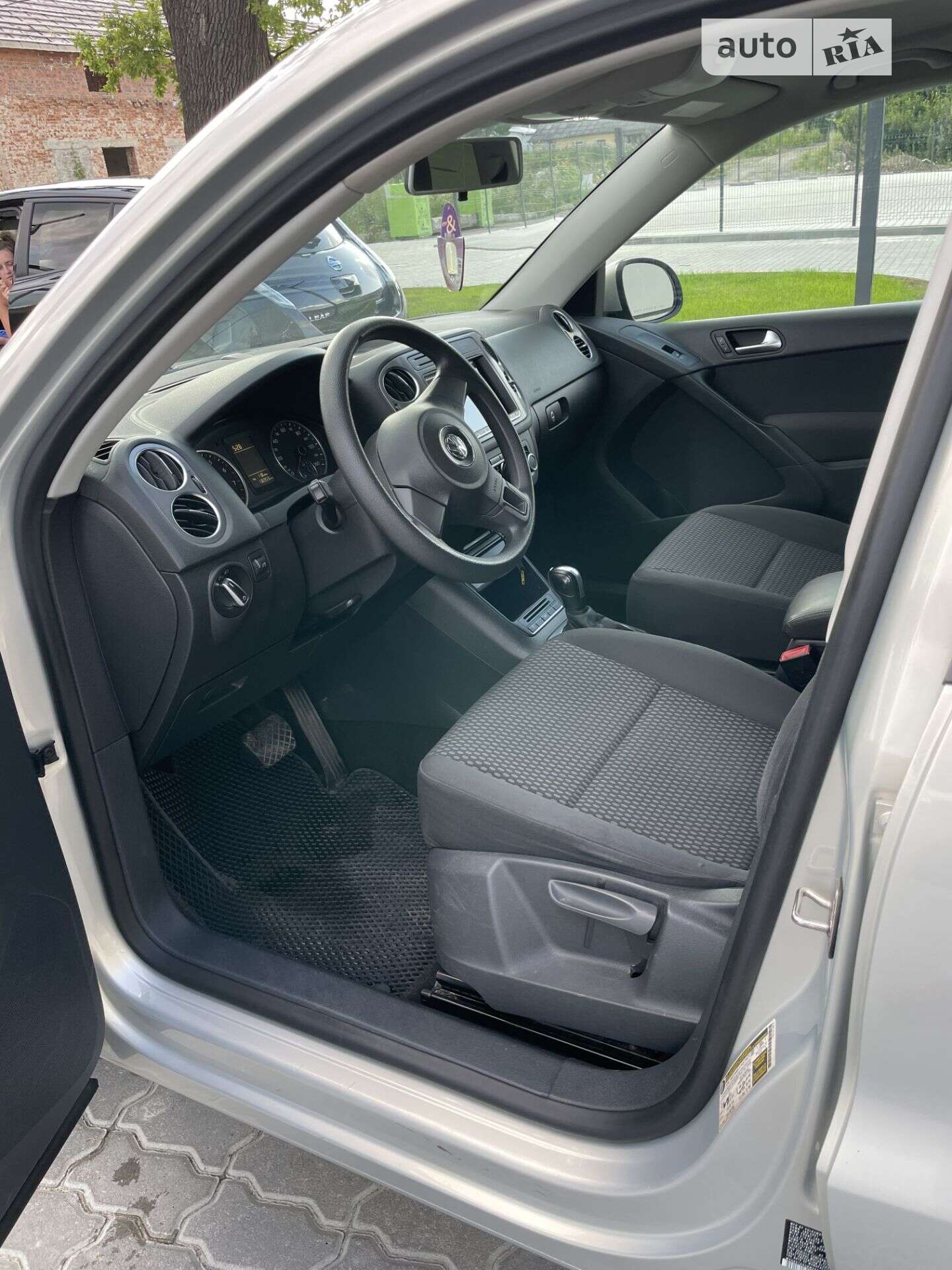 Volkswagen Tiguan 2011 VIN WVGBV7AX3BW555633 фото оголошення 27 з 47