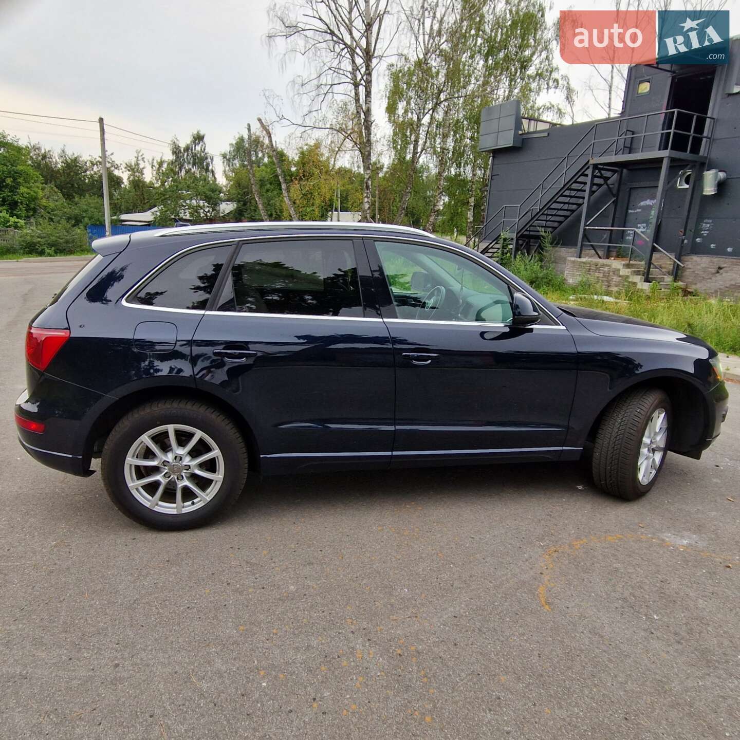 Audi Q5 2010 VIN WA1LFBFP9BA068641 фото оголошення 4 з 27