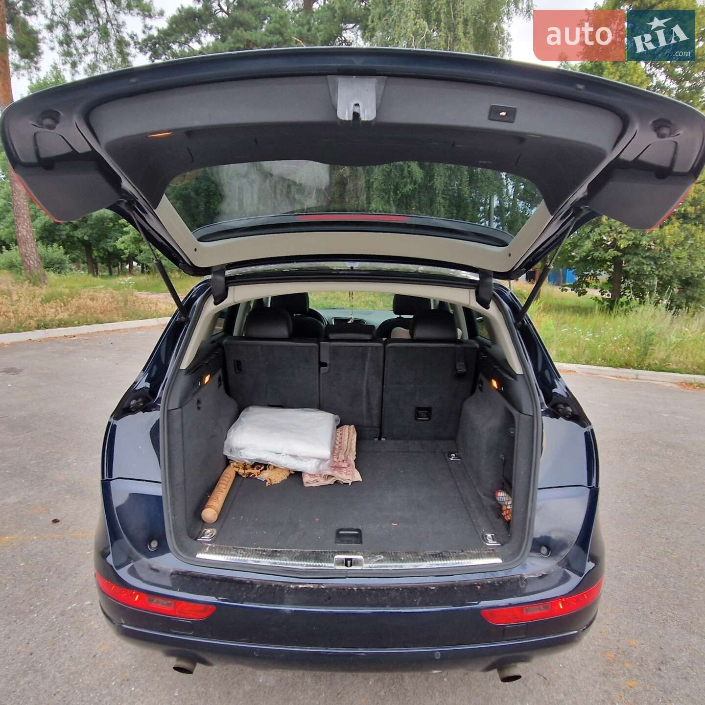 Audi Q5 2010 VIN WA1LFBFP9BA068641 фото оголошення 9 з 27