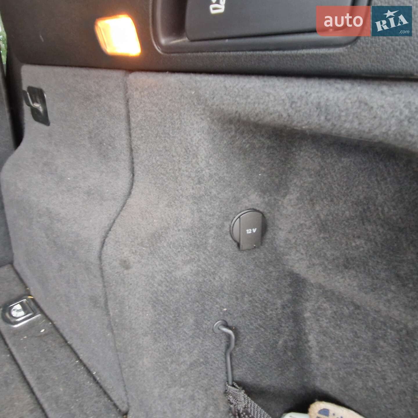 Audi Q5 2010 VIN WA1LFBFP9BA068641 фото оголошення 10 з 27