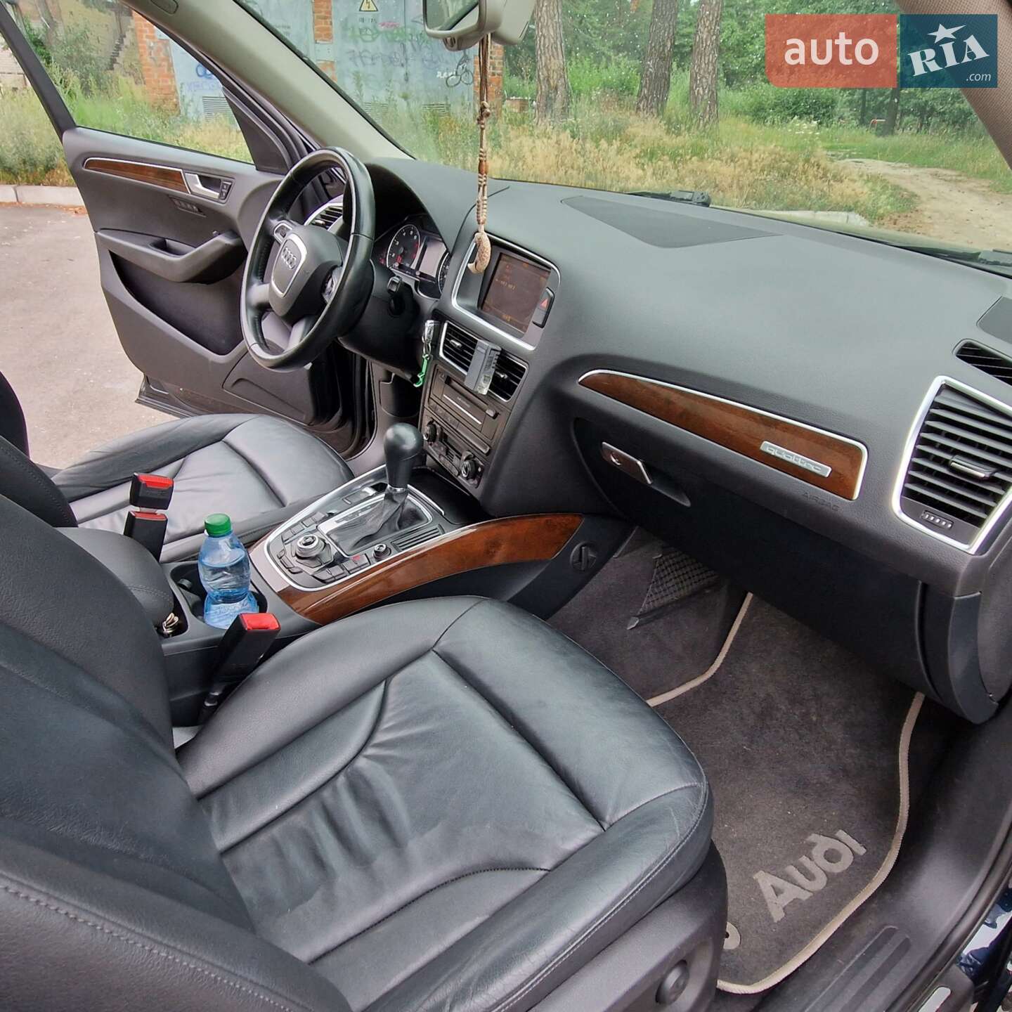 Audi Q5 2010 VIN WA1LFBFP9BA068641 фото оголошення 16 з 27