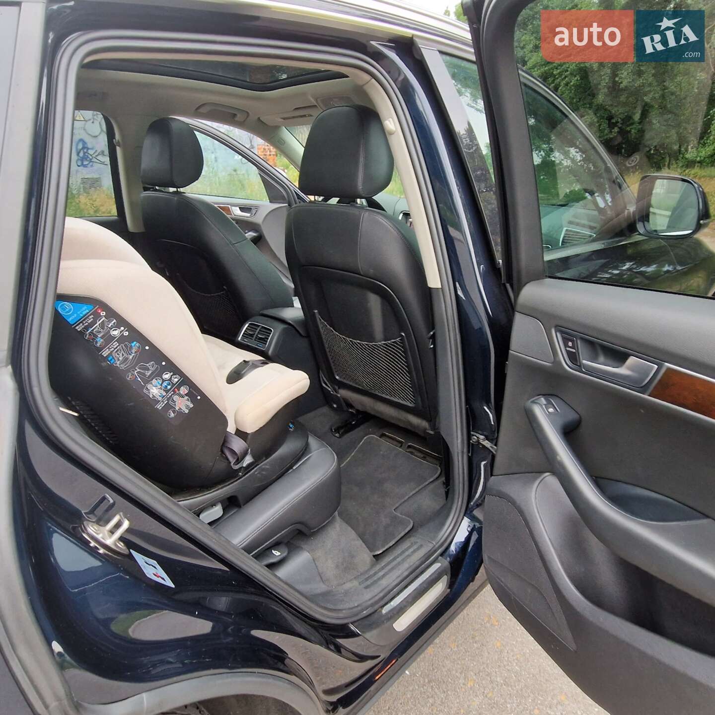 Audi Q5 2010 VIN WA1LFBFP9BA068641 фото оголошення 17 з 27