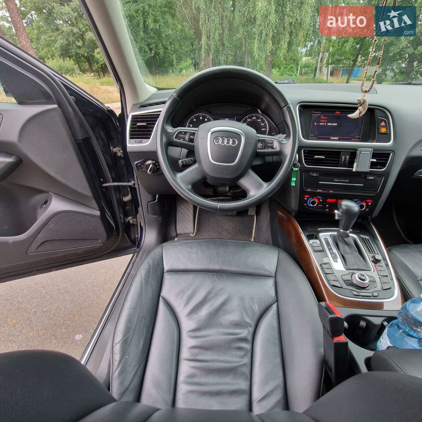 Audi Q5 2010 VIN WA1LFBFP9BA068641 фото оголошення 24 з 27