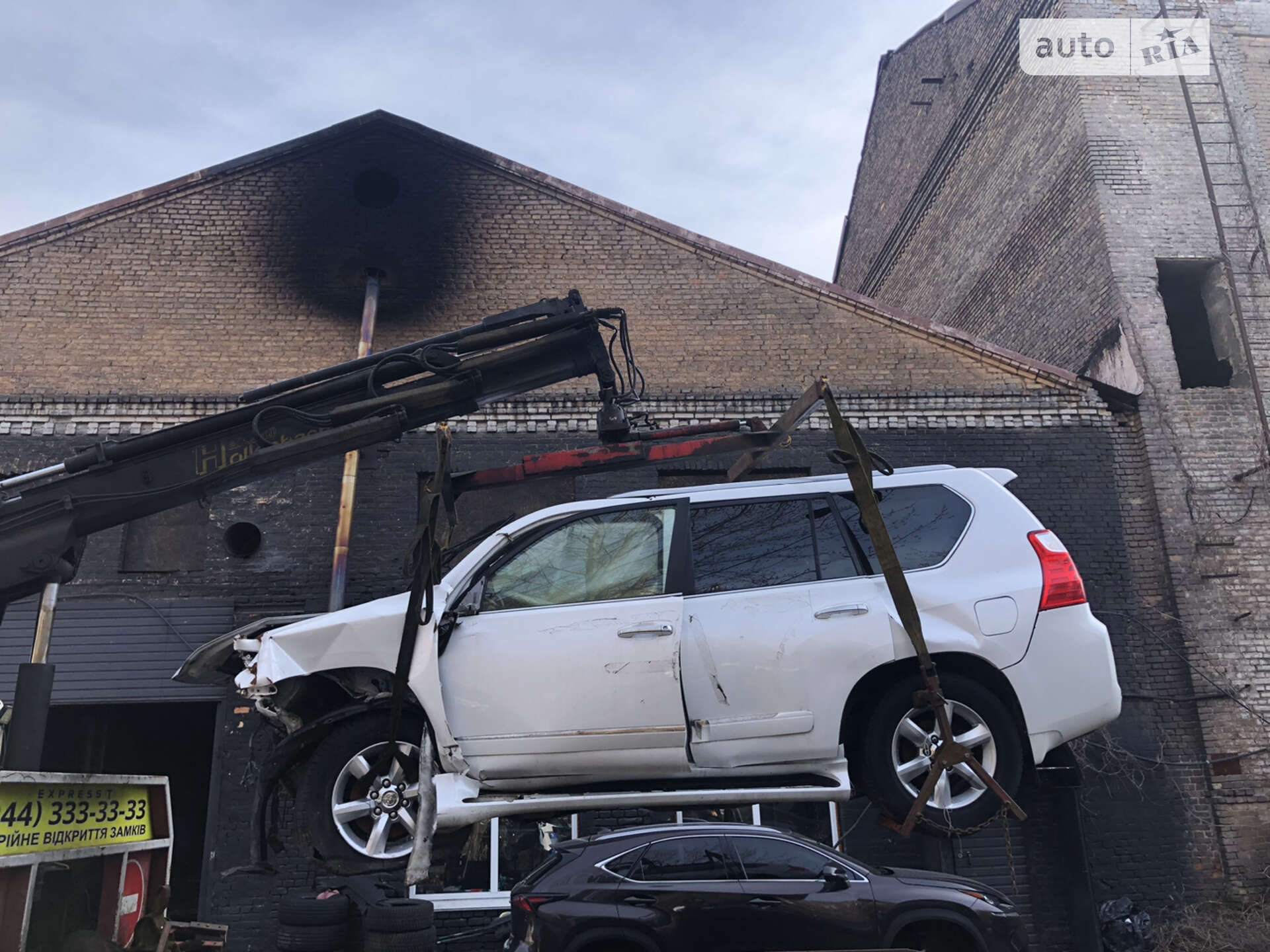 Lexus GX 2012 VIN JTJJM5FX405053262 фото оголошення 2 з 12