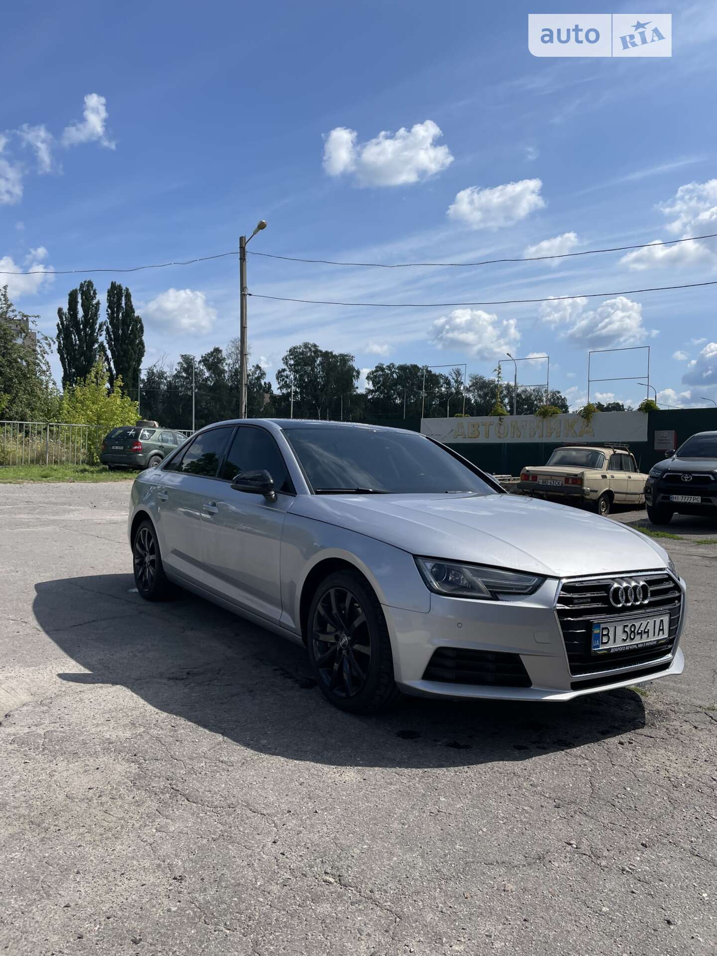Audi A4 2015 VIN WAUANAF41HN001501 фото оголошення 9 з 16