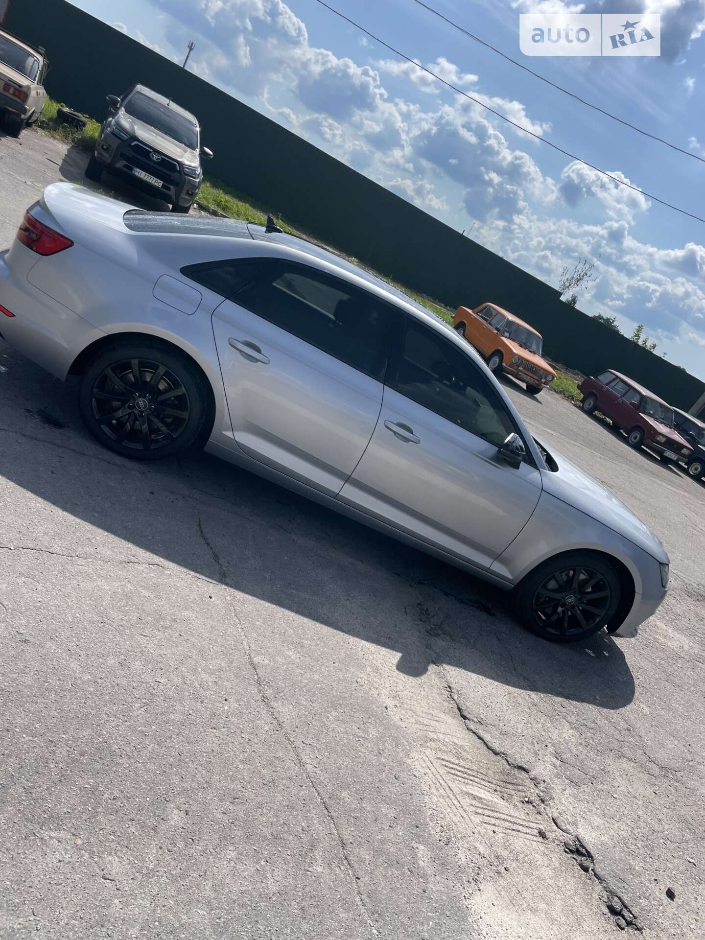Audi A4 2015 VIN WAUANAF41HN001501 фото оголошення 11 з 16