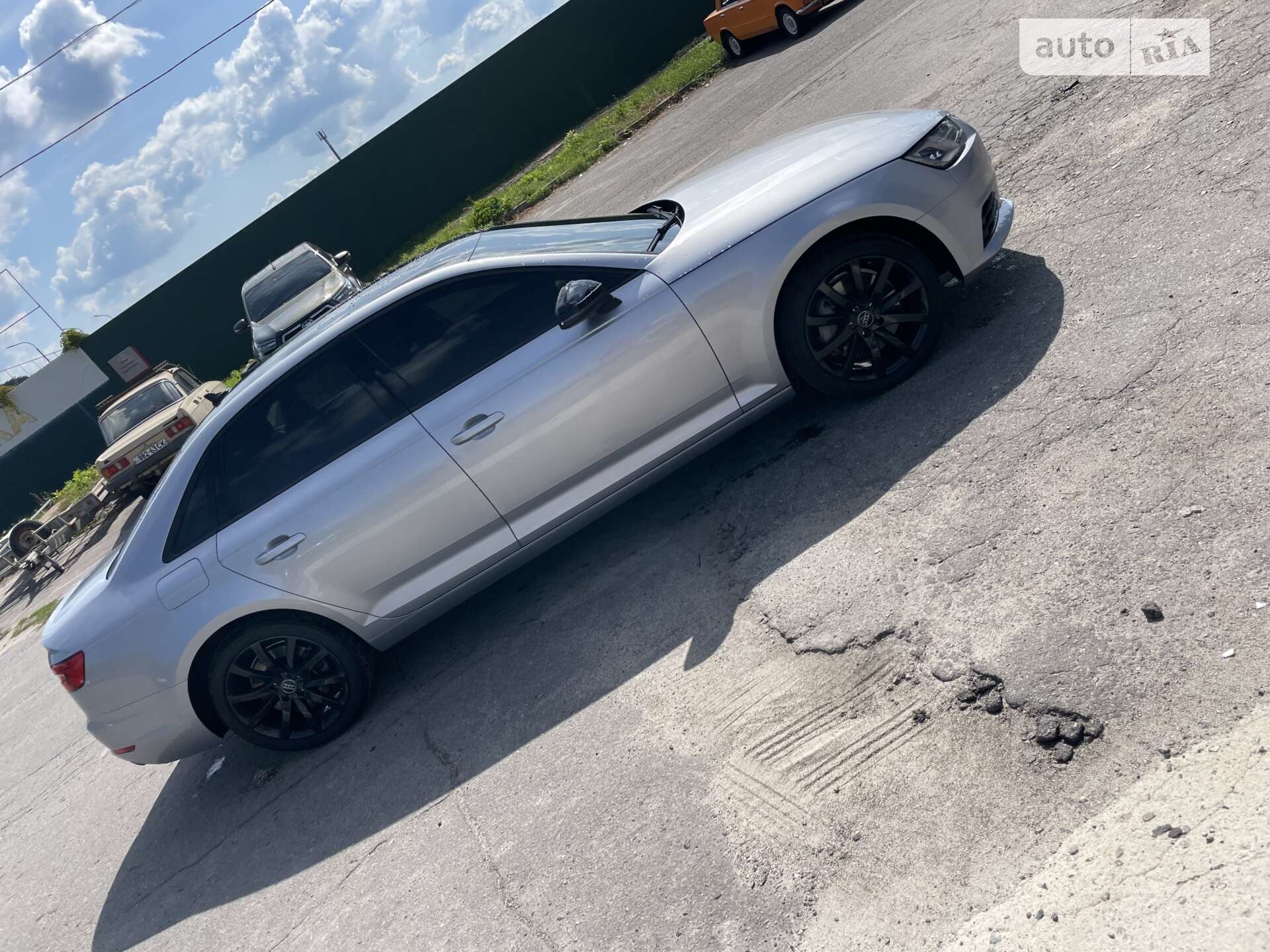 Audi A4 2015 VIN WAUANAF41HN001501 фото оголошення 14 з 16