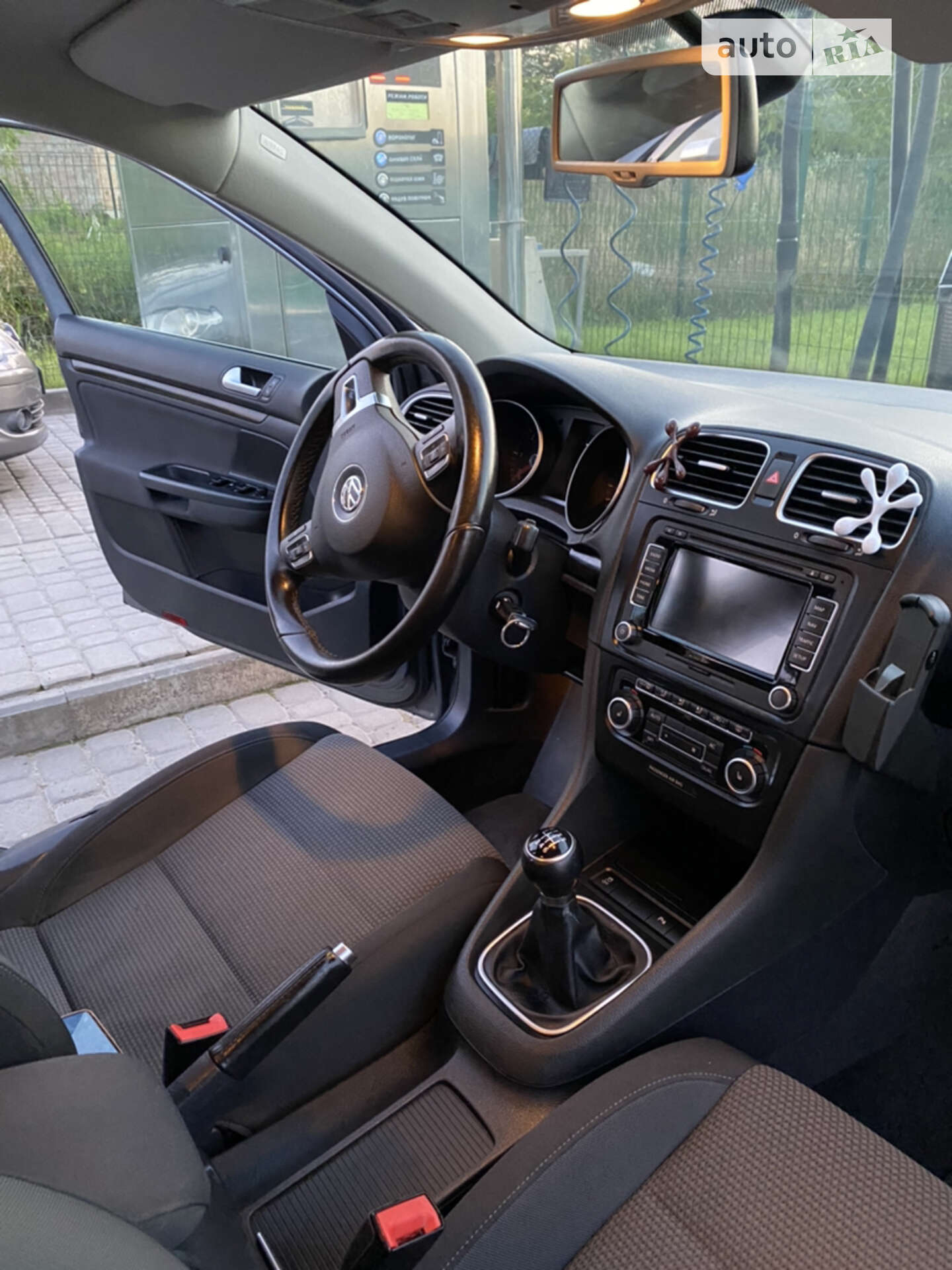 Volkswagen Golf 2010 VIN WVWZZZ1KZBM634174 фото оголошення 6 з 12