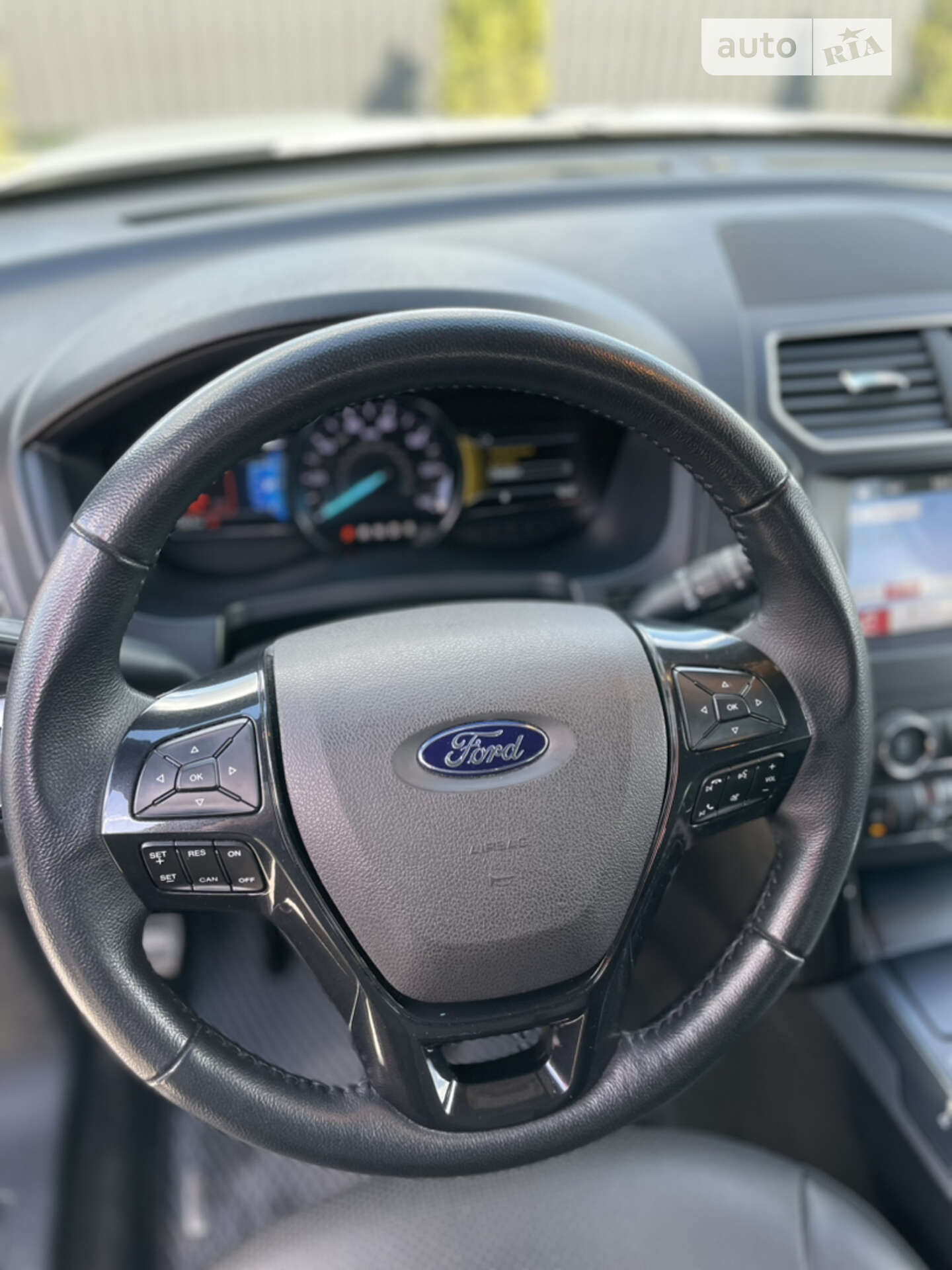 Ford Explorer 2018 VIN 1FM5K8D8XJGC15176 фото оголошення 5 з 13