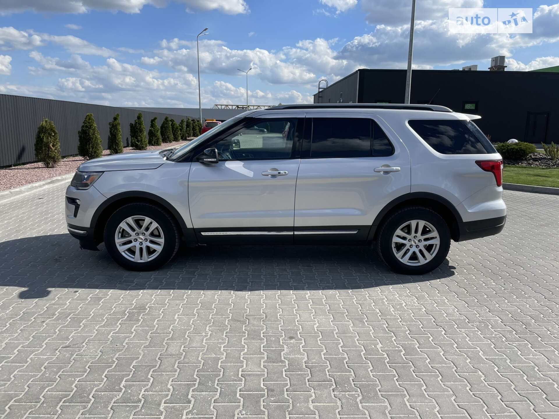 Ford Explorer 2018 VIN 1FM5K8D8XJGC15176 фото оголошення 6 з 13