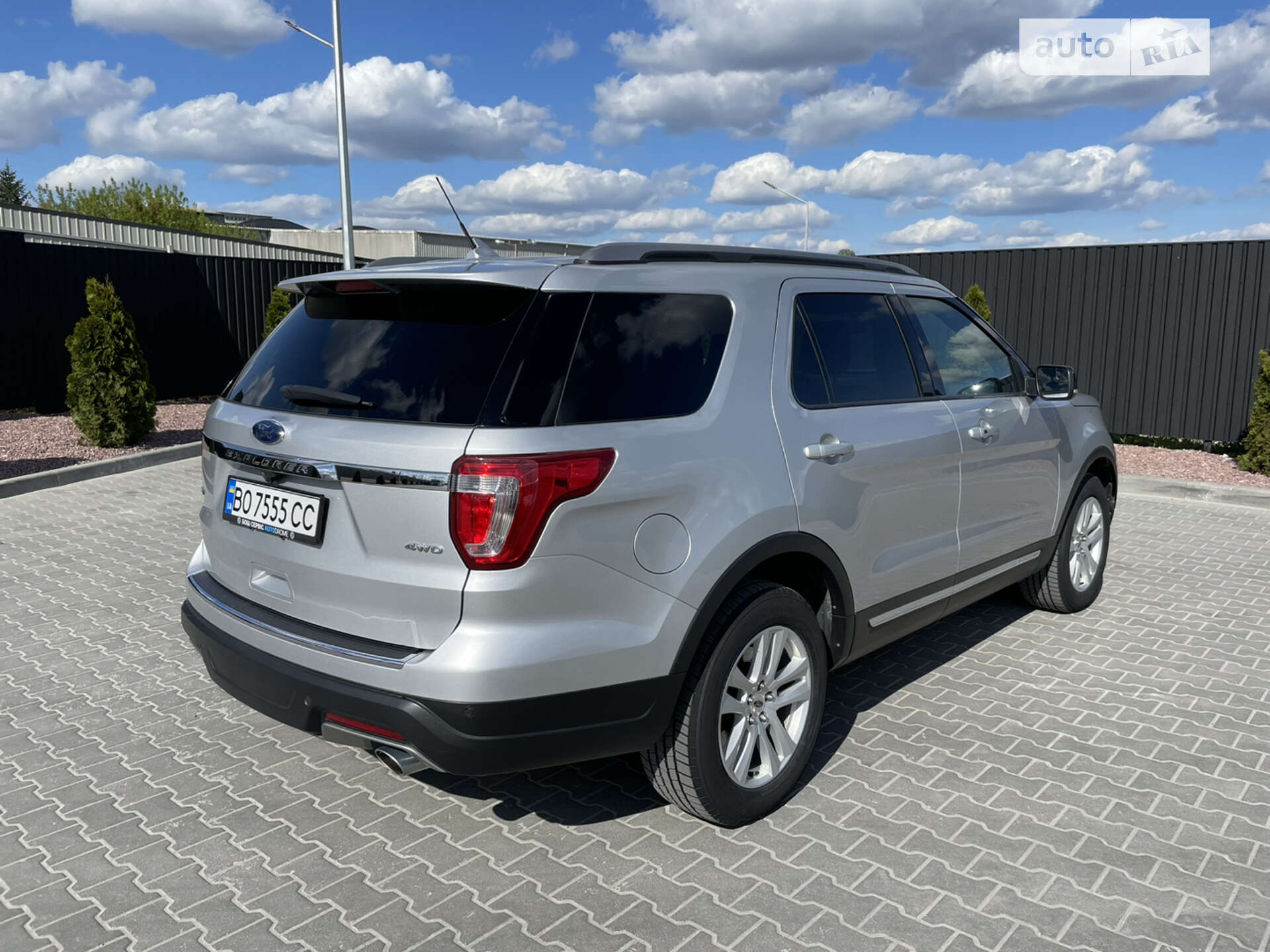 Ford Explorer 2018 VIN 1FM5K8D8XJGC15176 фото оголошення 7 з 13