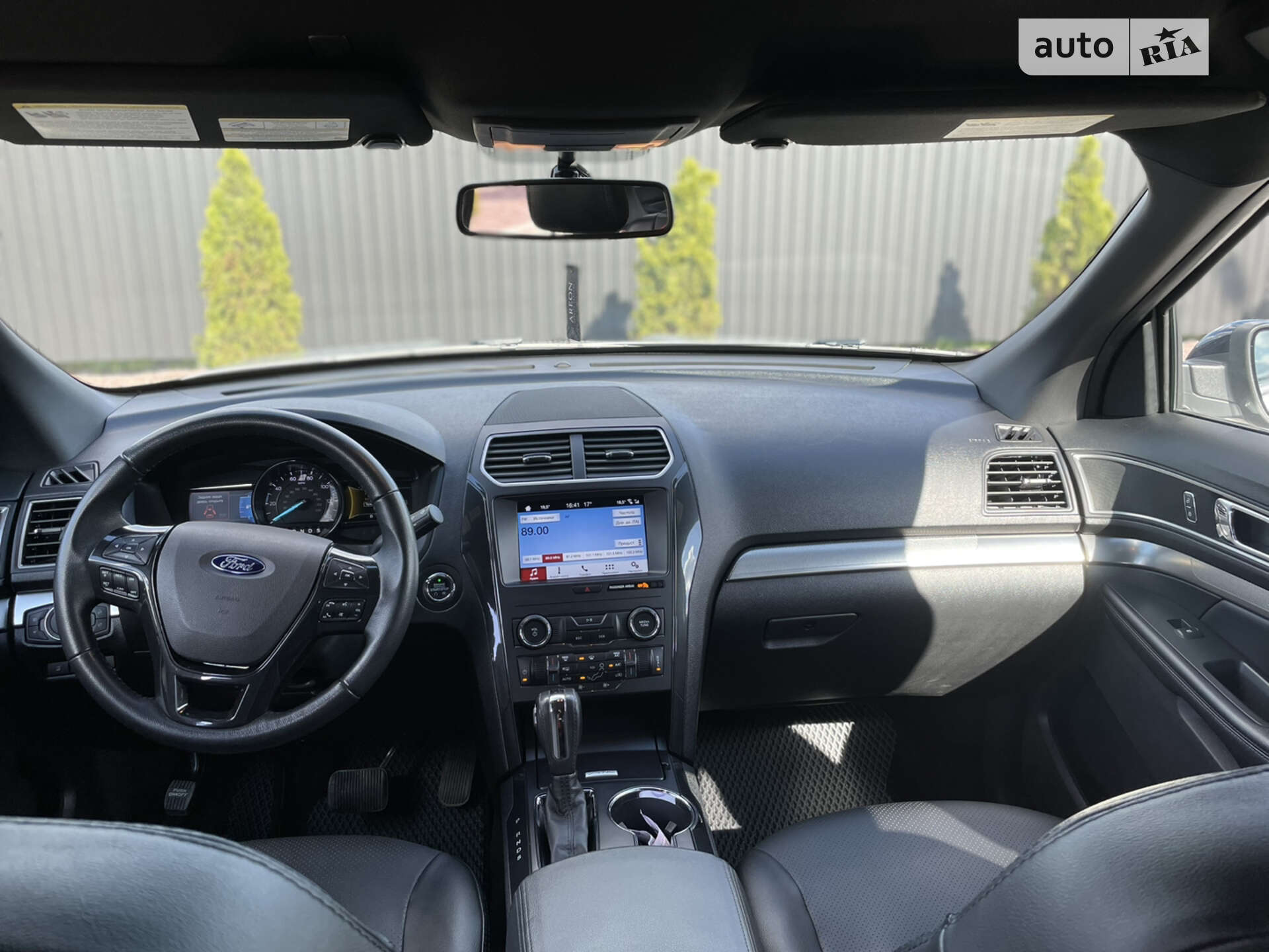 Ford Explorer 2018 VIN 1FM5K8D8XJGC15176 фото оголошення 12 з 13