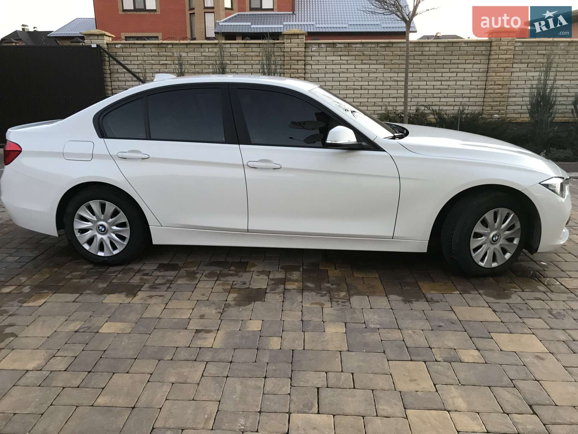 BMW 3 Series 2017 VIN WBA8E31060A048341 фото оголошення 2 з 8