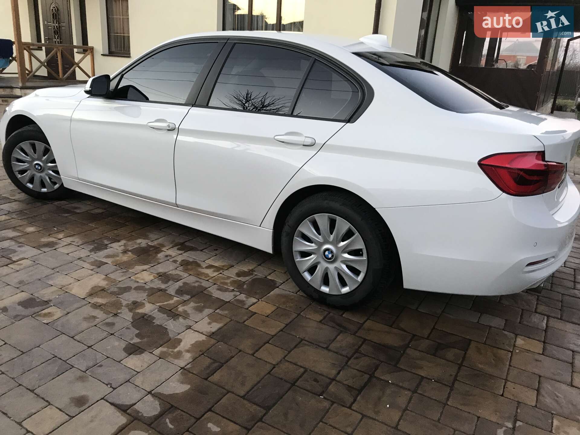 BMW 3 Series 2017 VIN WBA8E31060A048341 фото оголошення 3 з 8