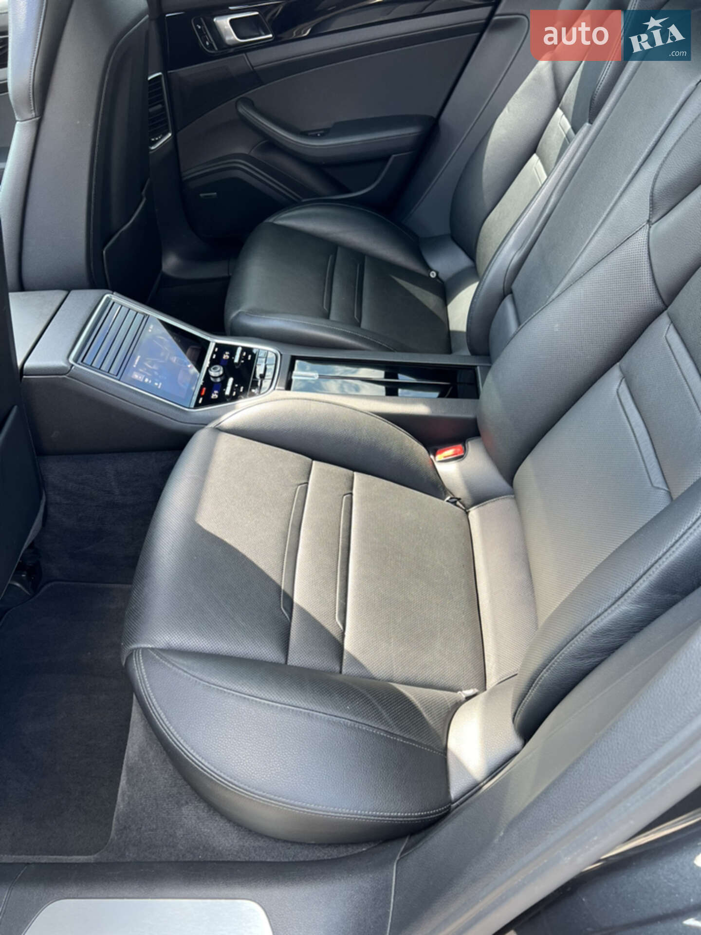 Porsche Panamera 2017 VIN WP0AB2A73HL123890 фото оголошення 7 з 13