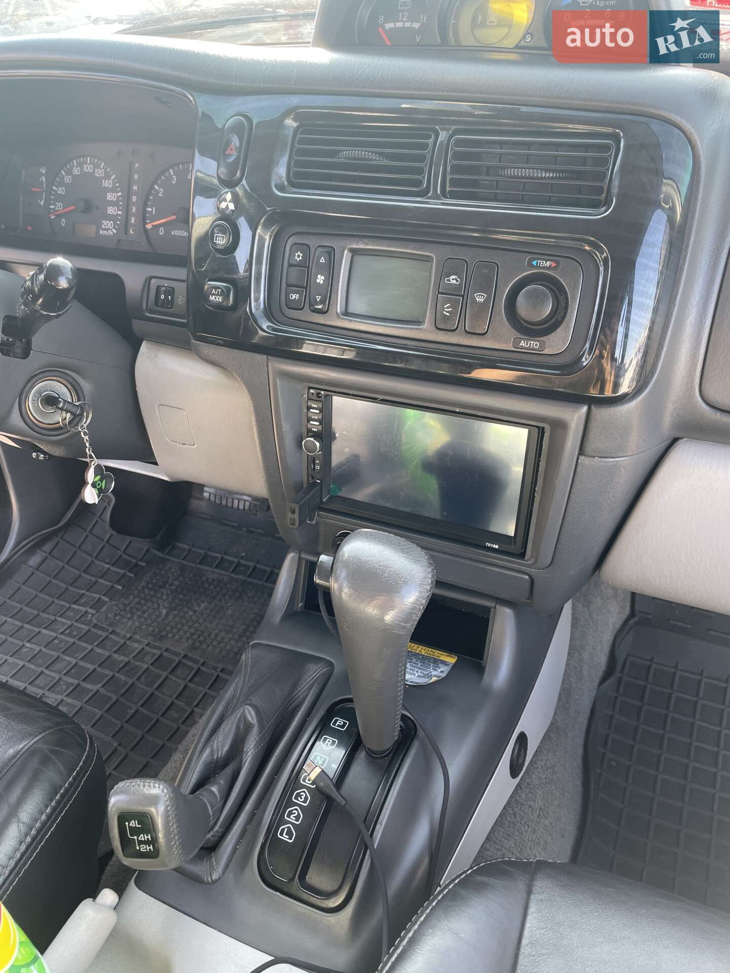 Mitsubishi Pajero Sport 2004 VIN JMB0RK9605J000486 фото оголошення 3 з 8