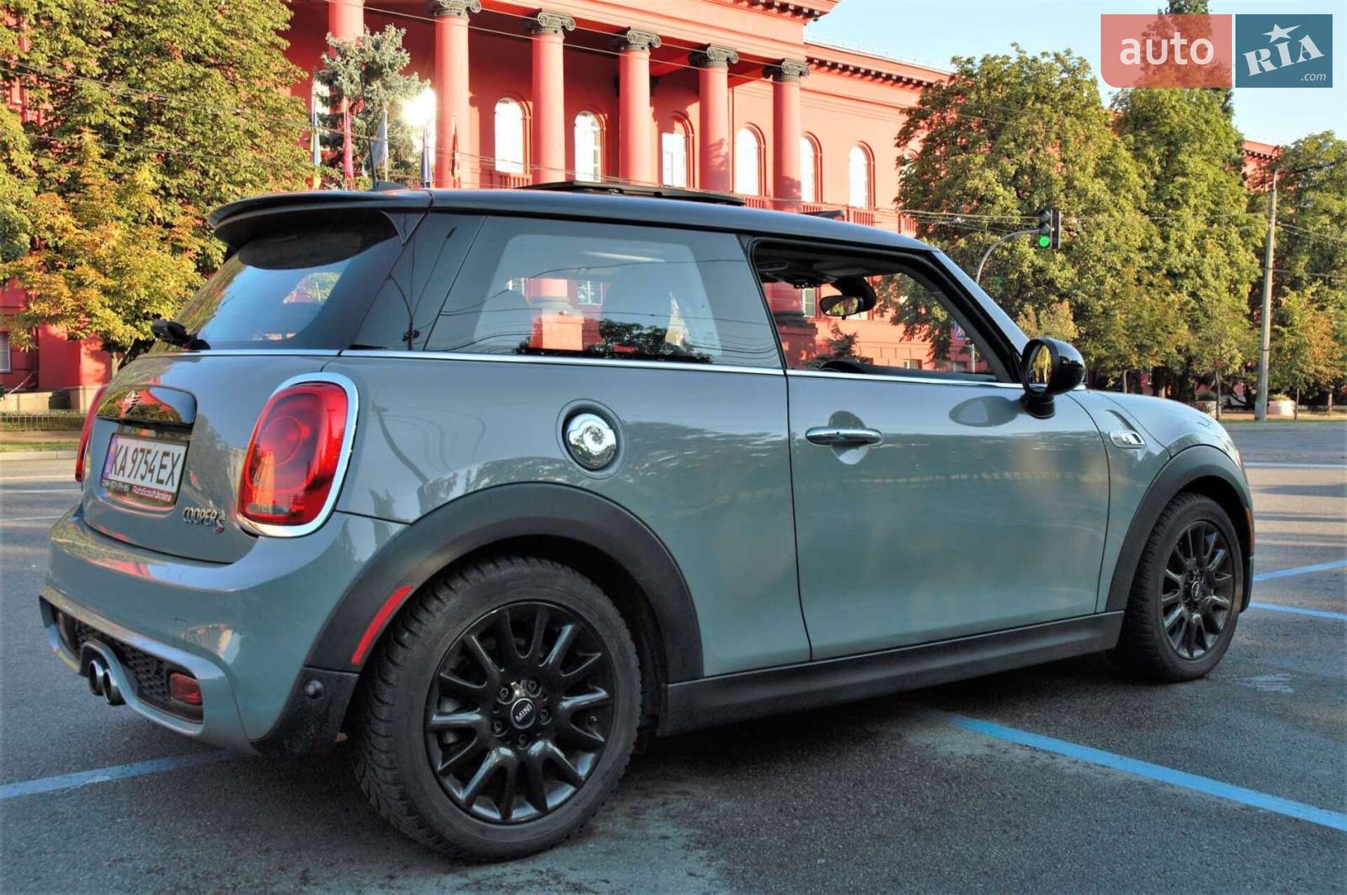 MINI Hatch 2019 VIN WMWXP7C57K2A54350 фото оголошення 4 з 29