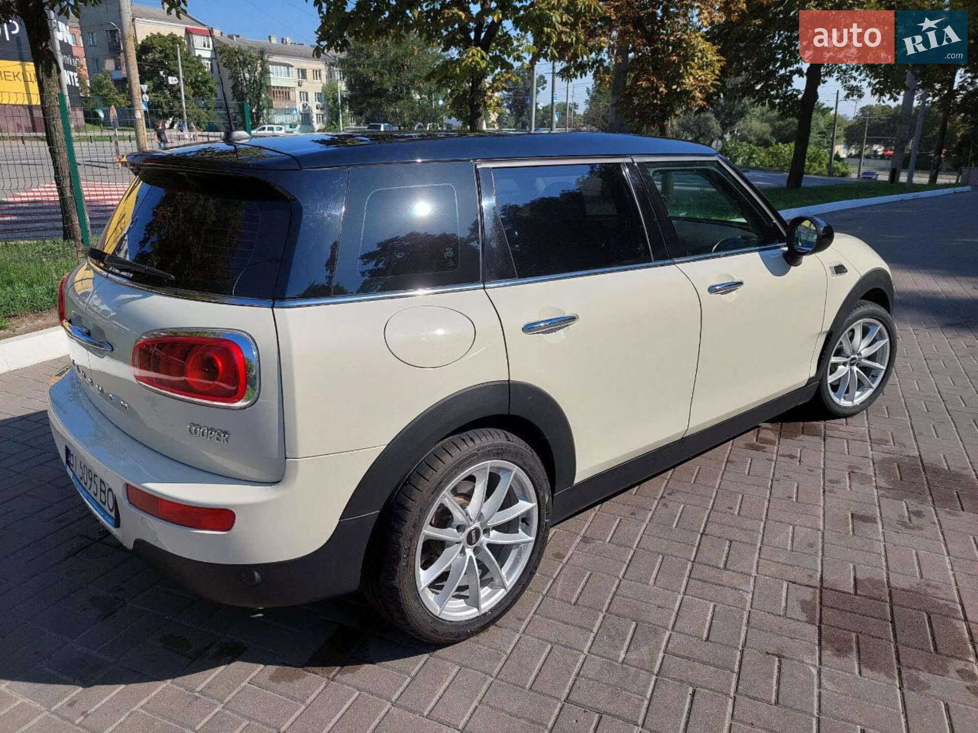 MINI Clubman 2016 VIN WMWLN310002D69962 фото оголошення 3 з 28