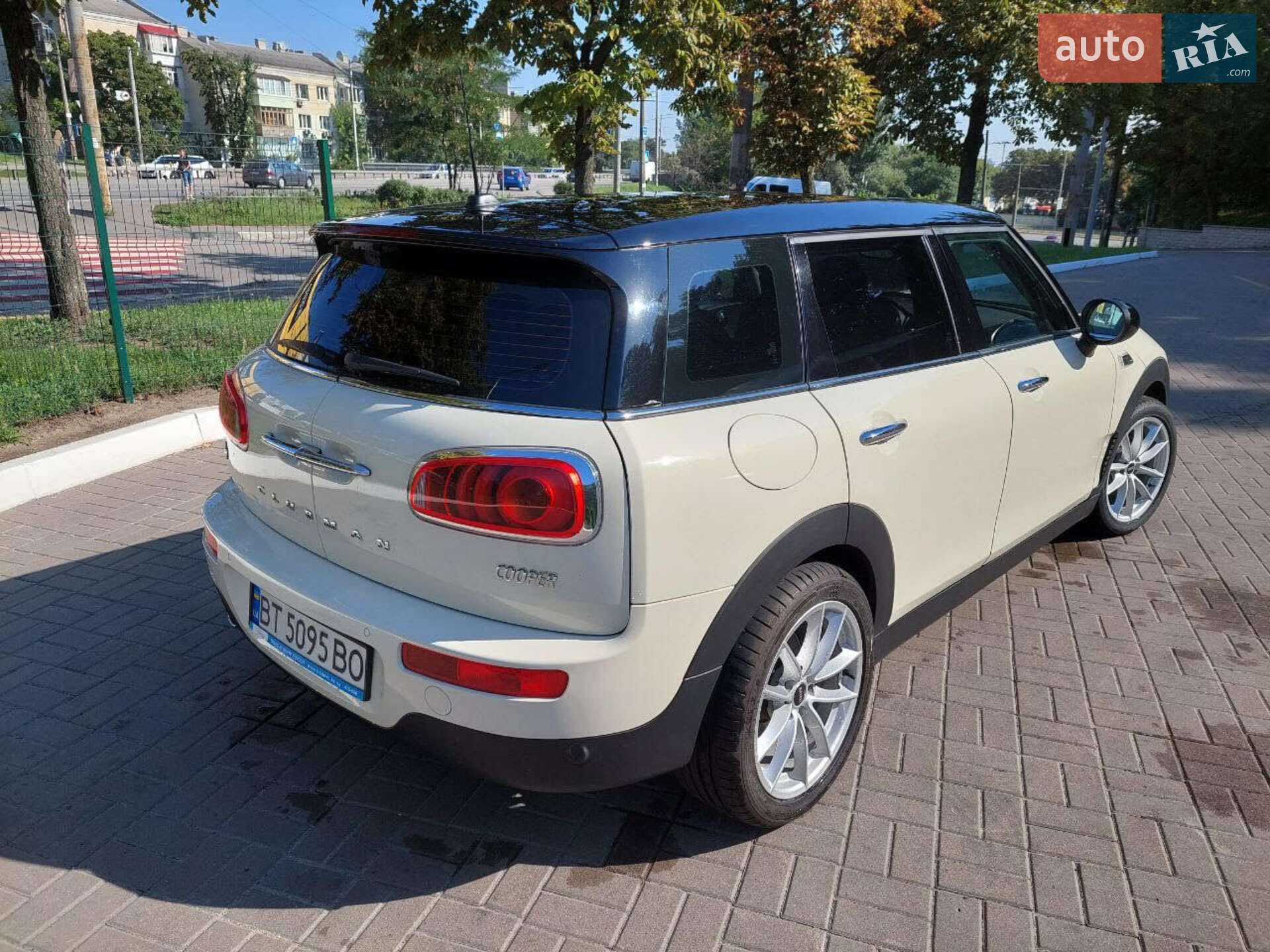 MINI Clubman 2016 VIN WMWLN310002D69962 фото оголошення 6 з 28