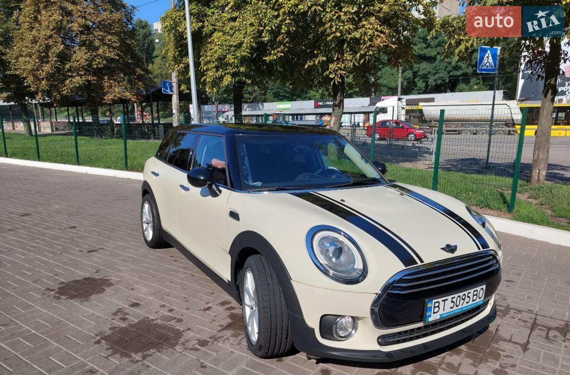 MINI Clubman 2016 VIN WMWLN310002D69962 фото оголошення 16 з 28