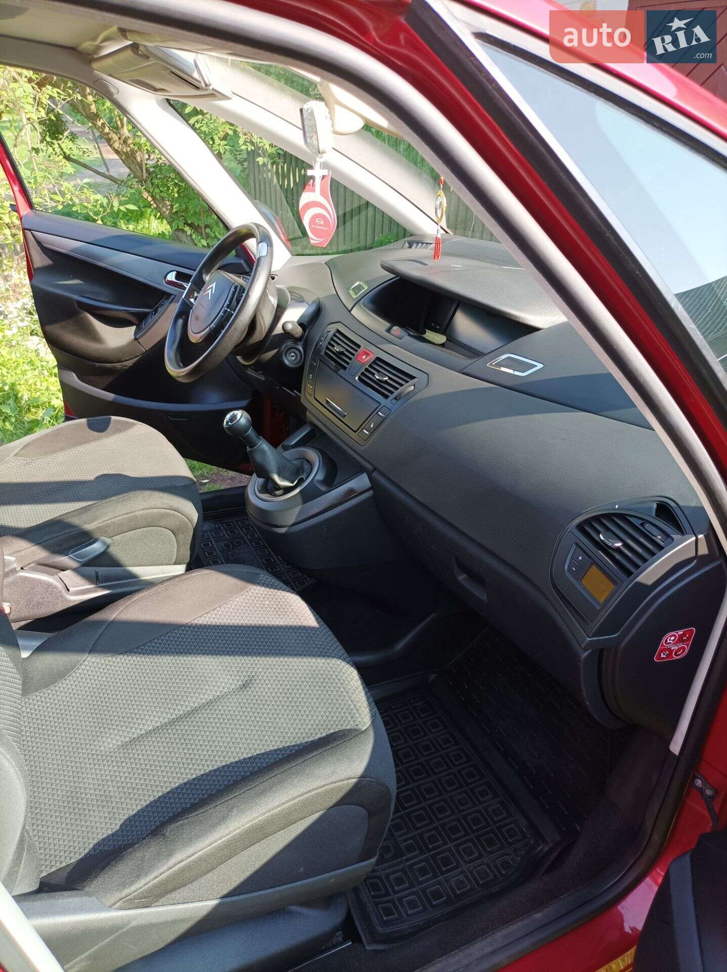 Citroen C4 Picasso 2010 VIN VF7UD9HZCAJ607600 фото оголошення 9 з 20