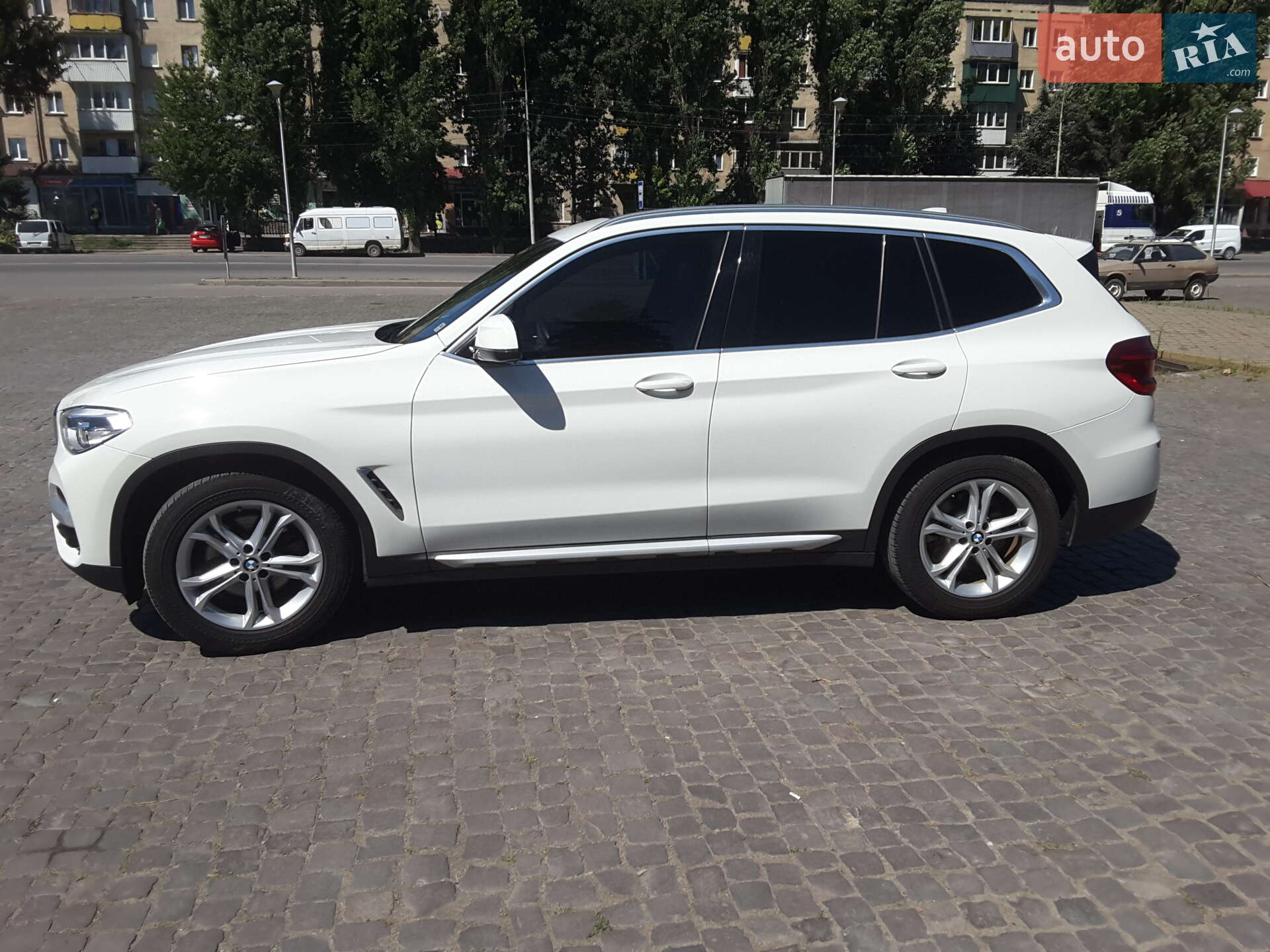 BMW X3 2018 VIN 5UXTR7C51KLF32623 фото оголошення 5 з 22