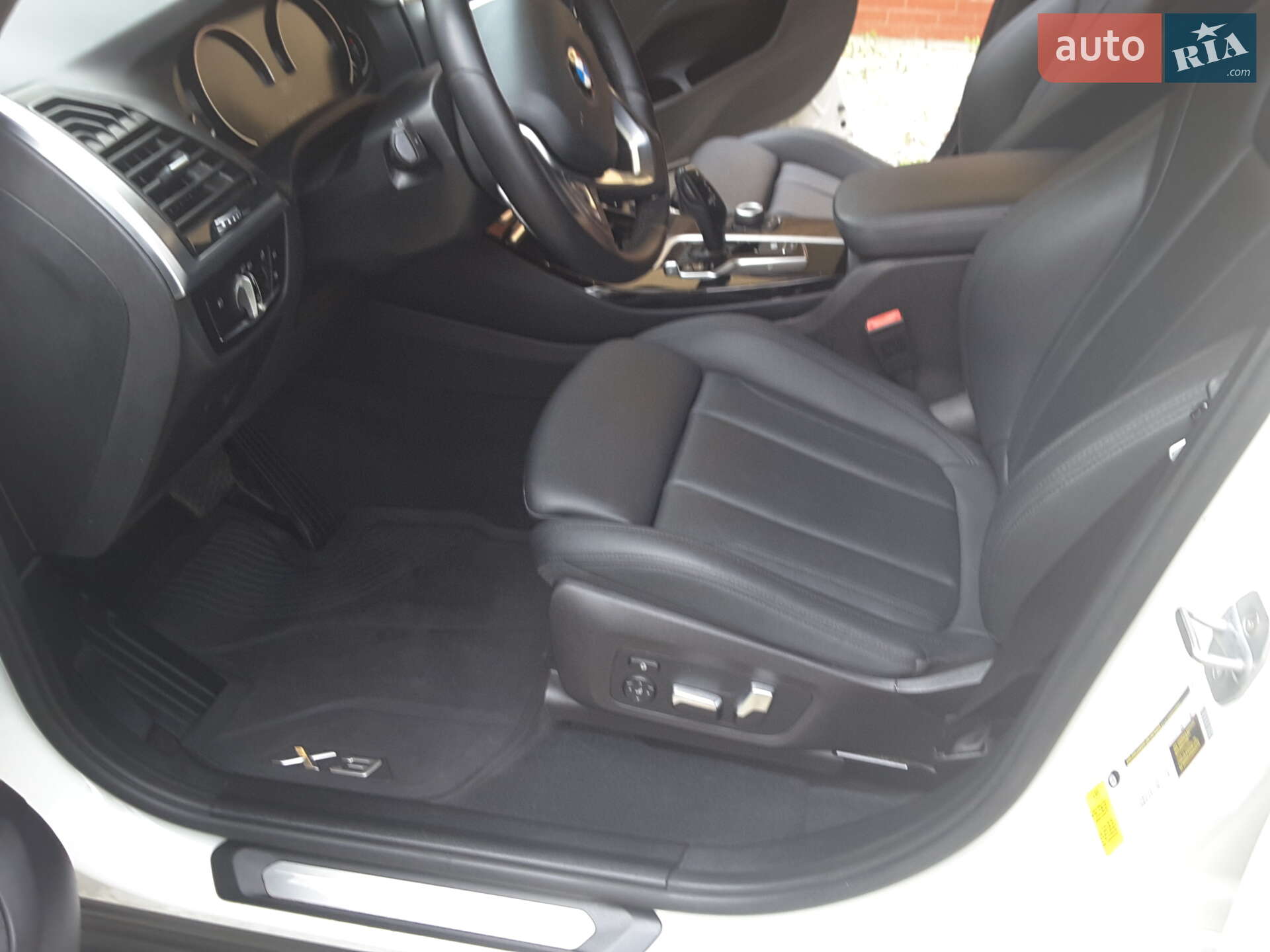 BMW X3 2018 VIN 5UXTR7C51KLF32623 фото оголошення 14 з 22
