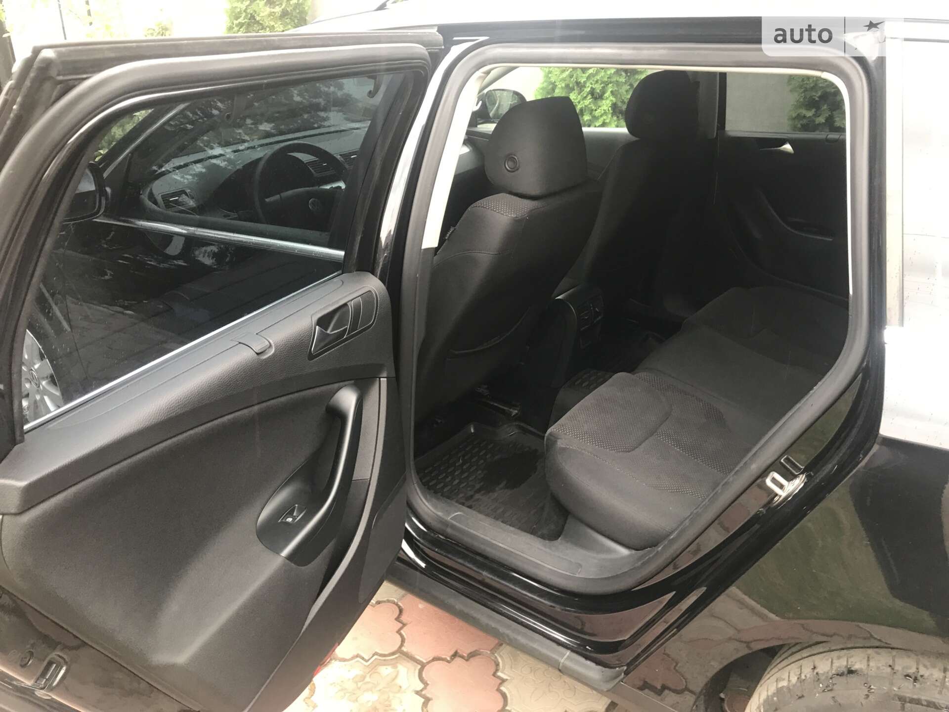 Volkswagen Passat 2010 VIN WVWZZZ3CZAE133827 фото оголошення 2 з 15