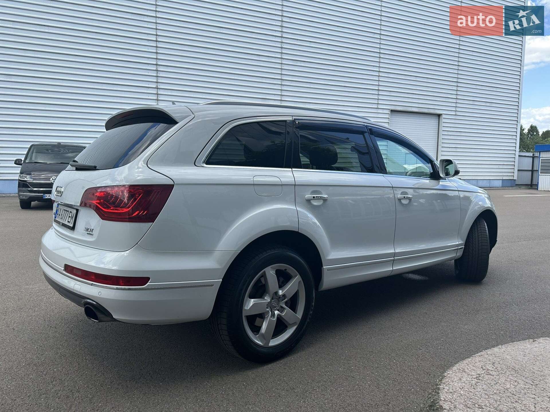 Audi Q7 2015 VIN WA1LGAFE1FD016611 фото оголошення 2 з 38