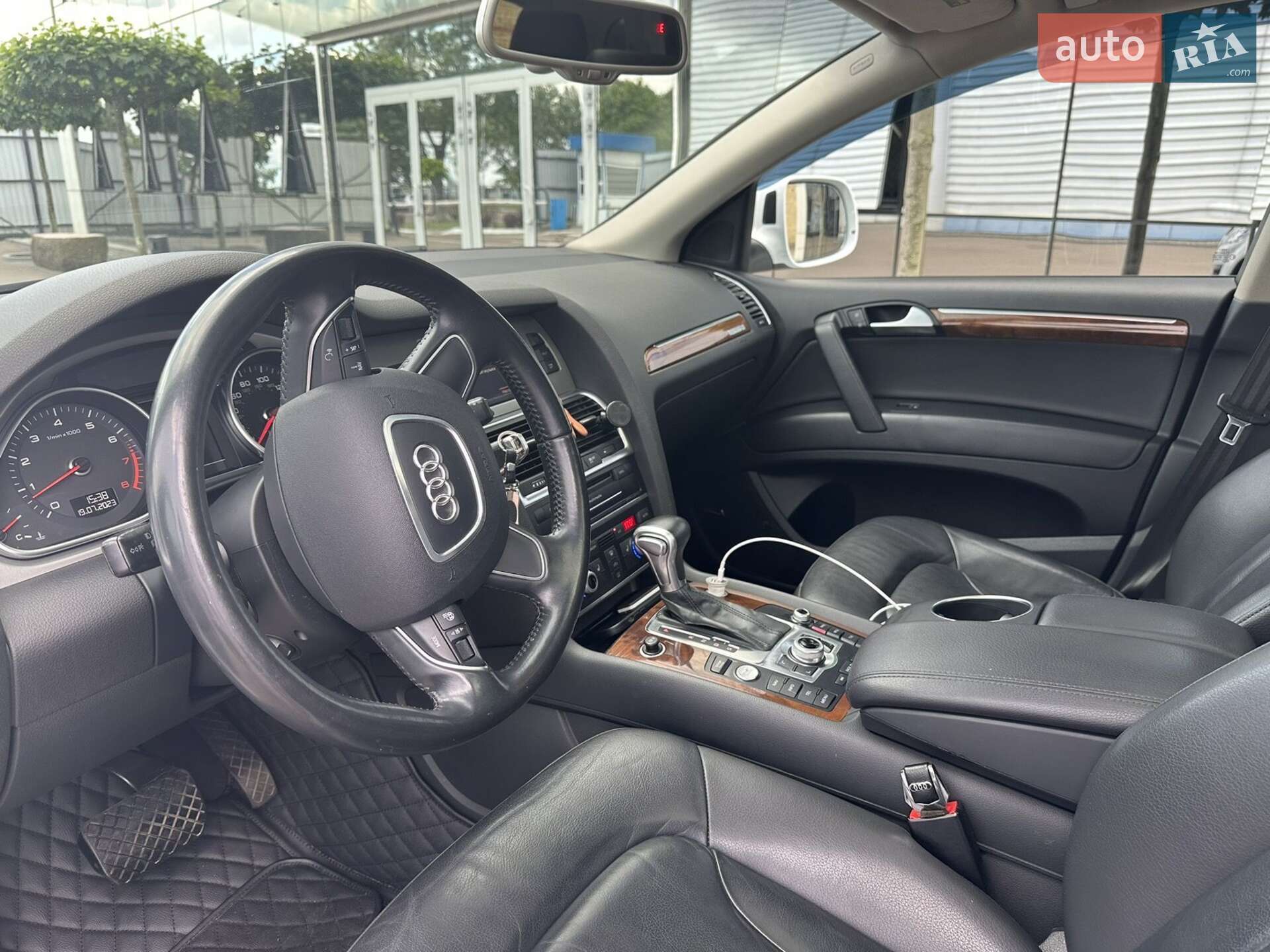 Audi Q7 2015 VIN WA1LGAFE1FD016611 фото оголошення 3 з 38