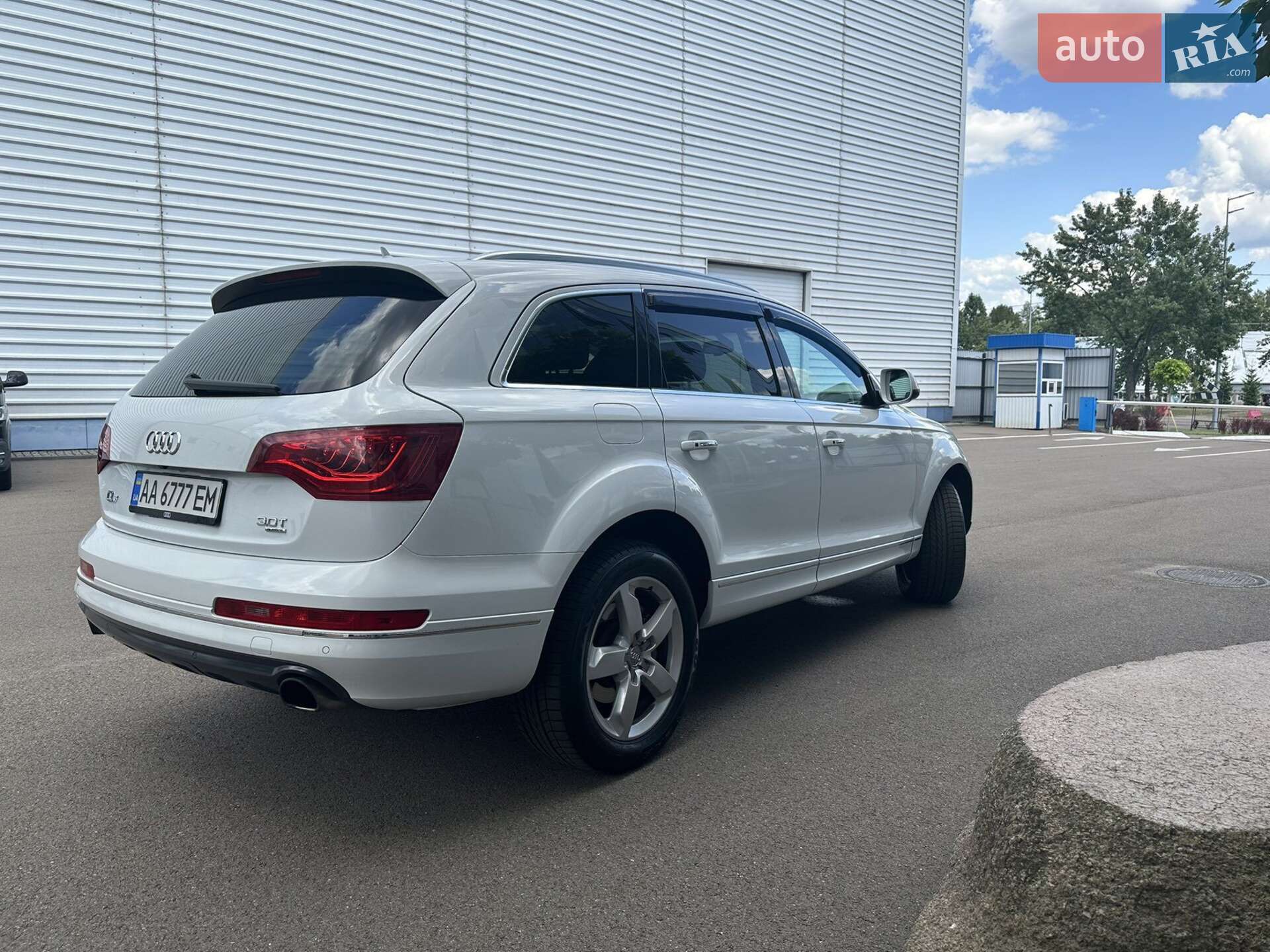 Audi Q7 2015 VIN WA1LGAFE1FD016611 фото оголошення 7 з 38