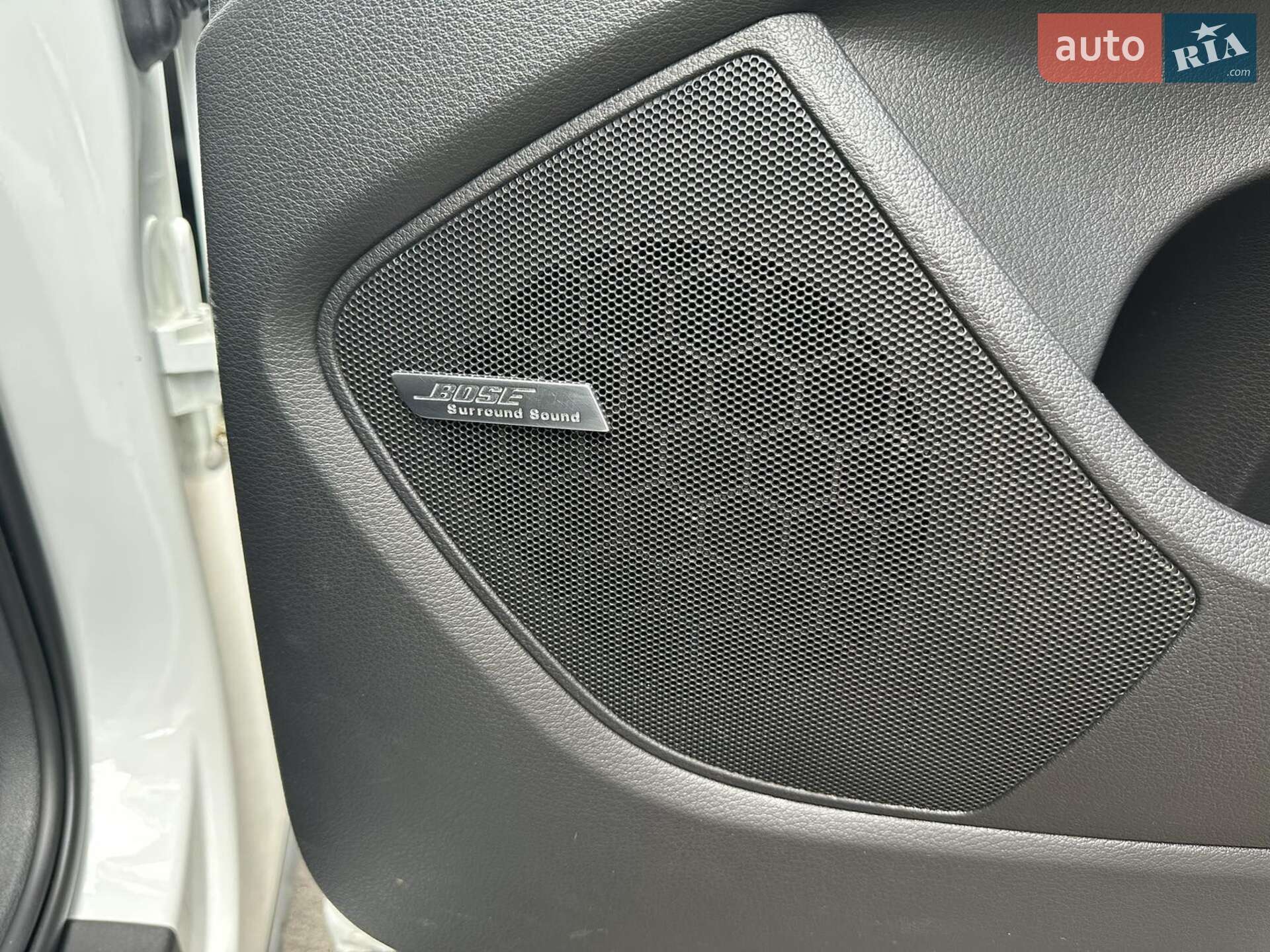 Audi Q7 2015 VIN WA1LGAFE1FD016611 фото оголошення 26 з 38
