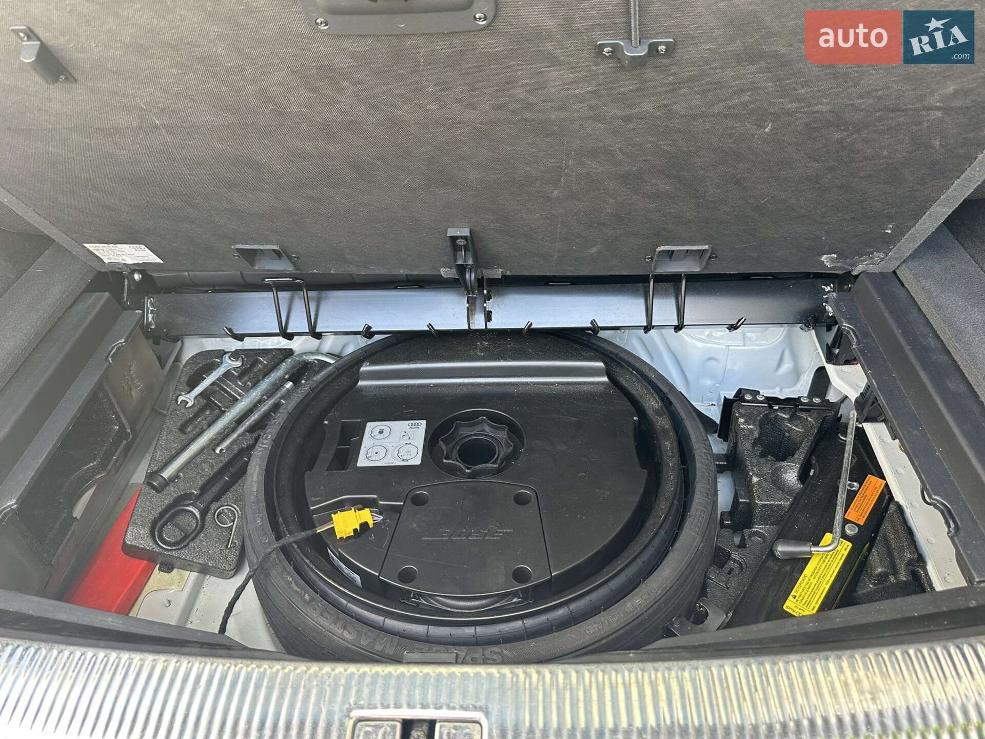 Audi Q7 2015 VIN WA1LGAFE1FD016611 фото оголошення 37 з 38
