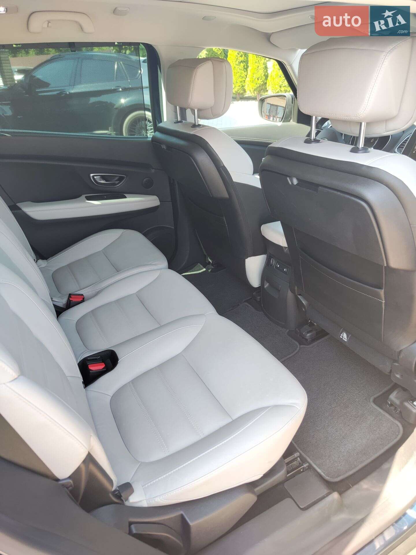 Renault Grand Scenic 2017 VIN VF1RFA00858760289 фото оголошення 4 з 52