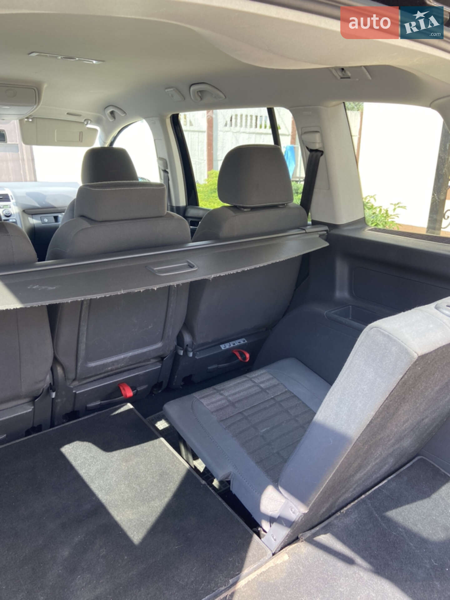 Volkswagen Touran 2009 VIN WVGZZZ1TZ9W084094 фото оголошення 2 з 12