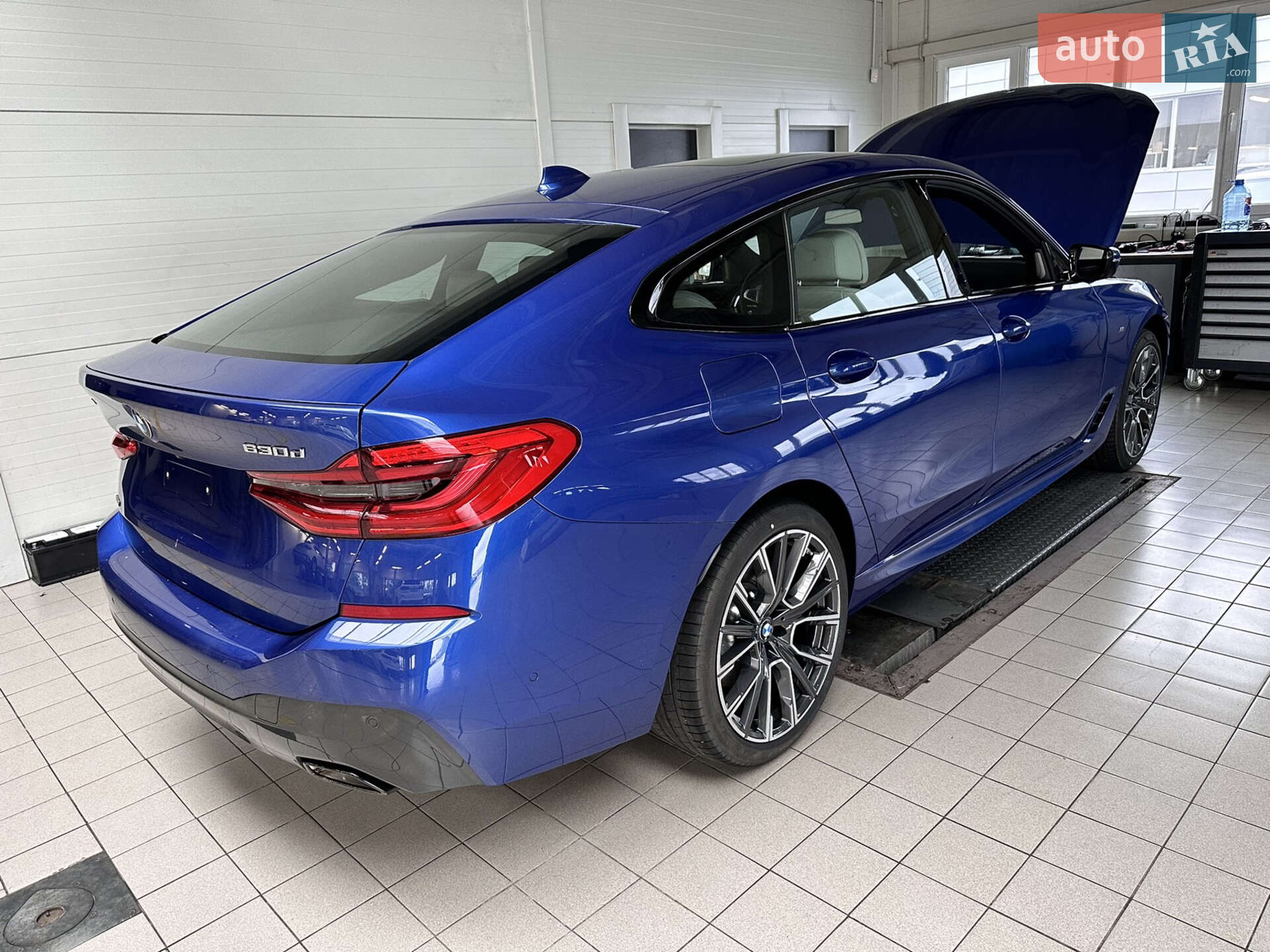 BMW 6 Series GT 2022 VIN WBA21CX050CK34496 фото оголошення 3 з 9