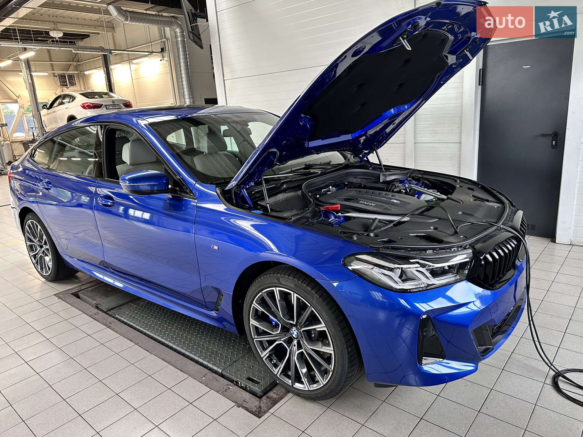 BMW 6 Series GT 2022 VIN WBA21CX050CK34496 фото оголошення 2 з 9