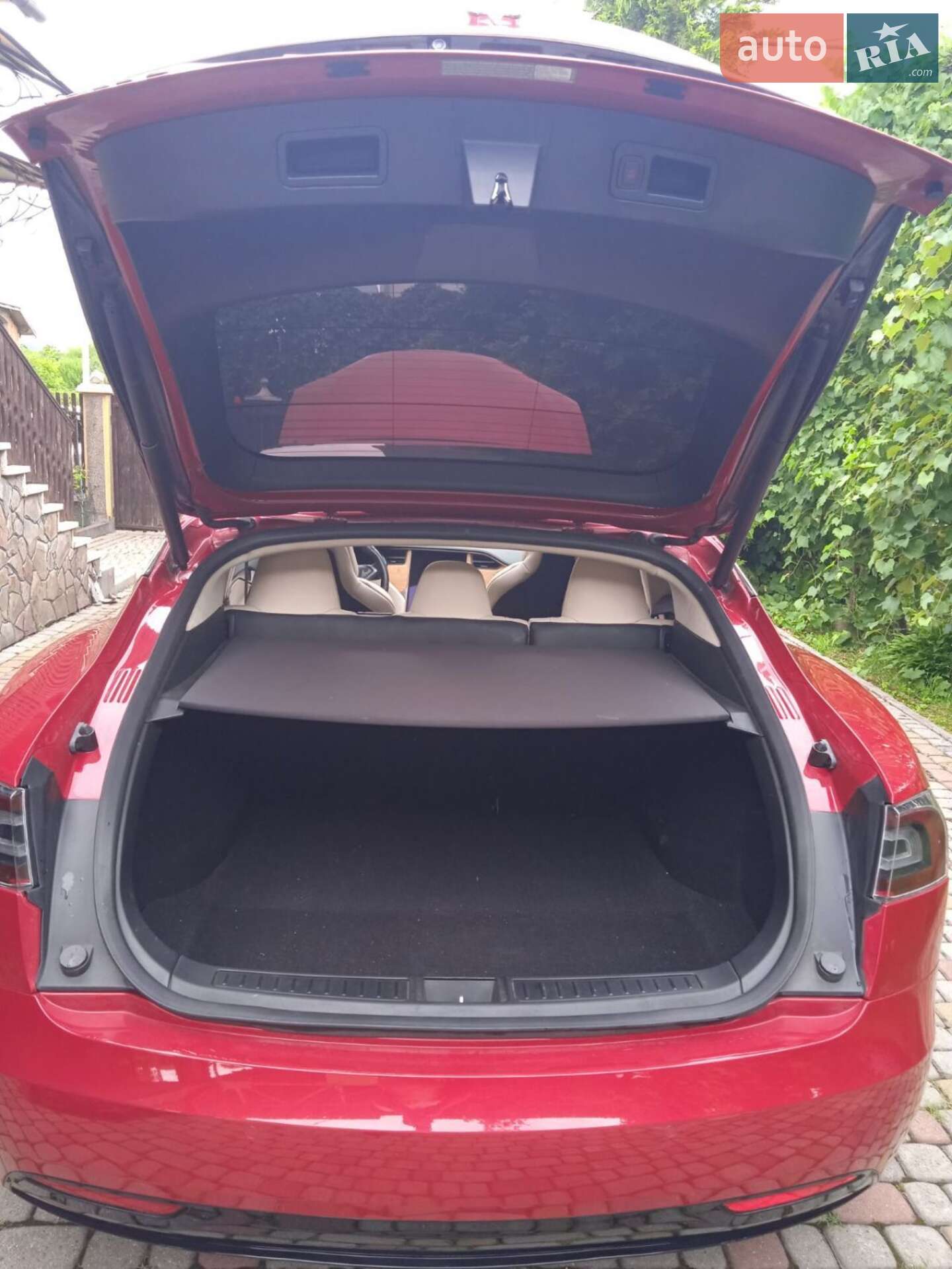 Tesla Model S 2019 VIN 5YJSA1E26KF307229 фото оголошення 35 з 42