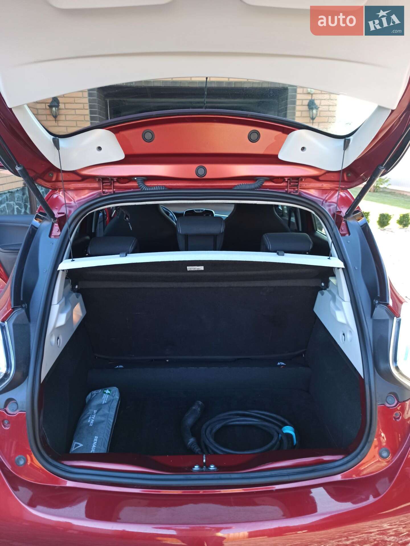Renault Zoe 2018 VIN VF1AGVYF059561938 фото оголошення 10 з 38