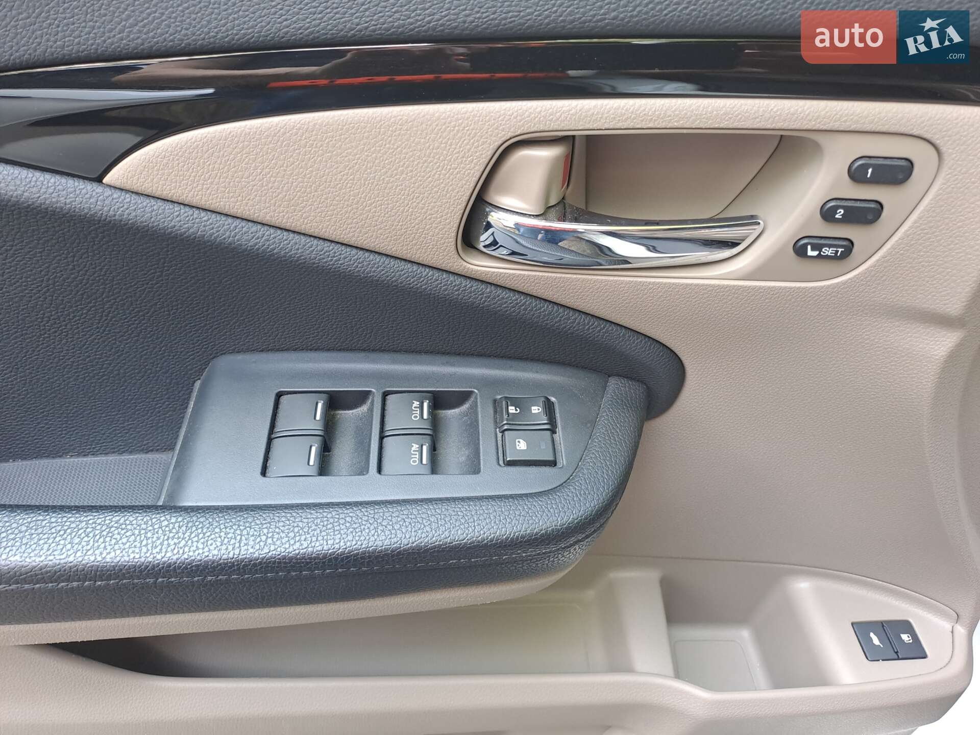Honda Pilot 2015 VIN 5FNYF6H02GB015460 фото оголошення 18 з 37